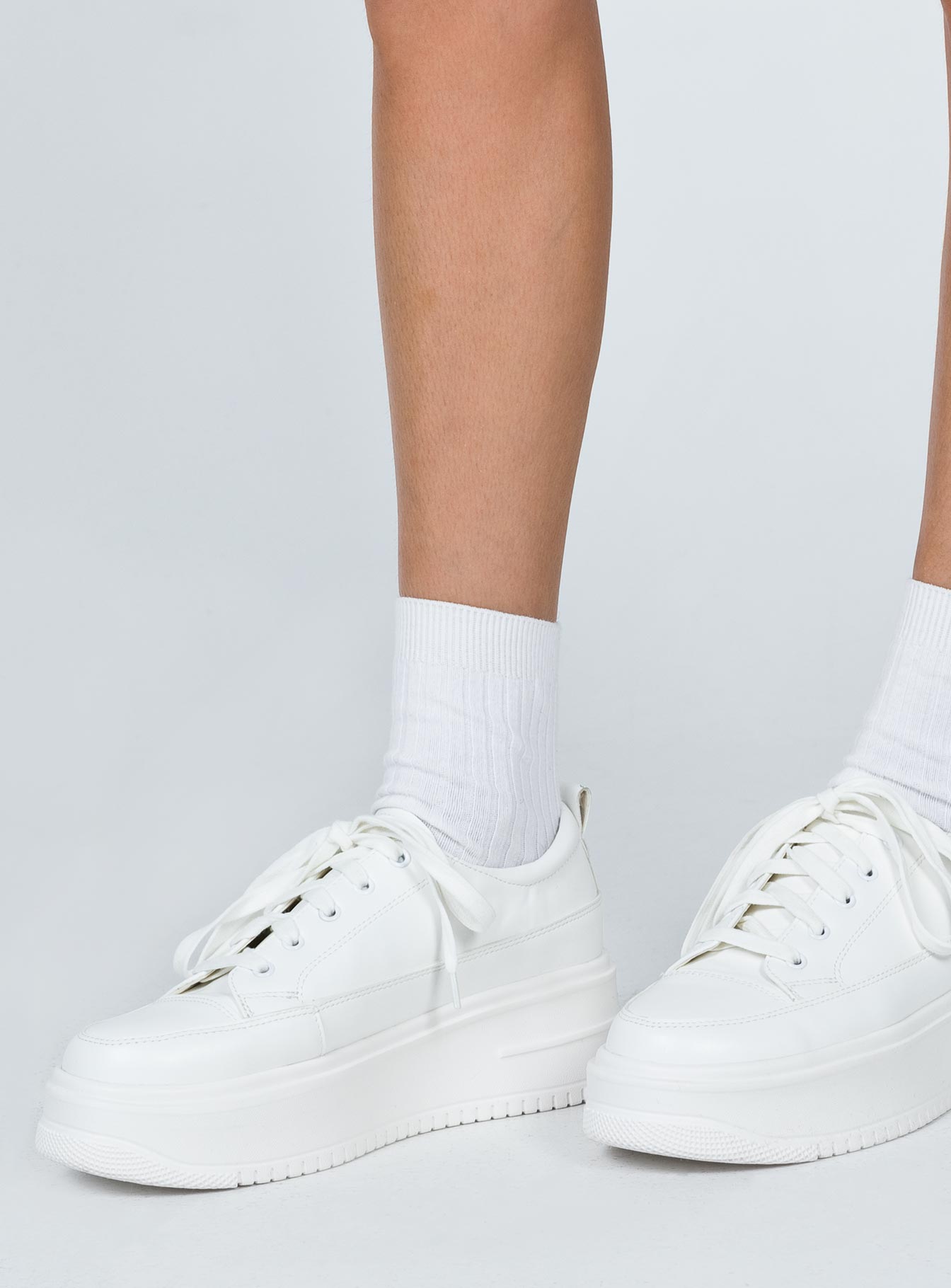 Dylan Sneaker White-Vipp Girl