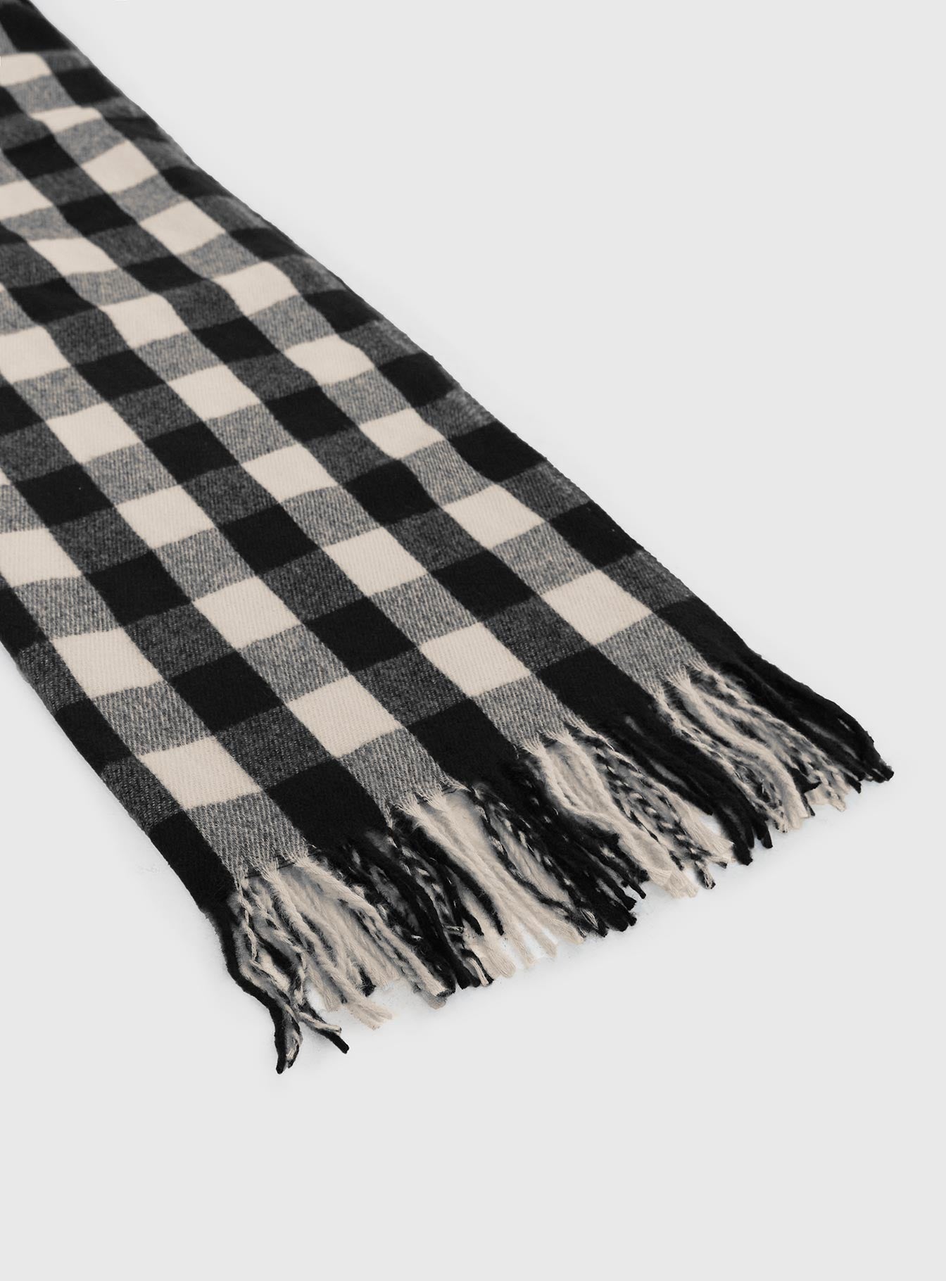 Closed Eyes Scarf Black / White Check-Vipp Girl