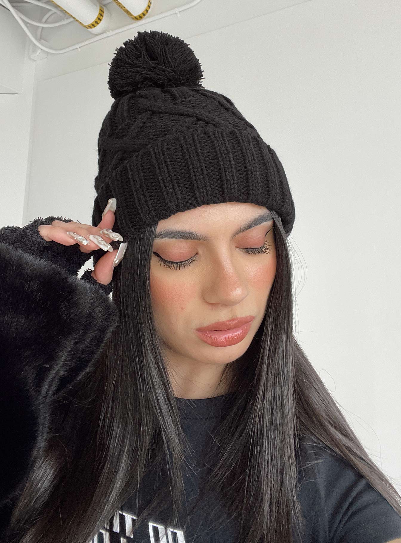 Mayla Beanie Black-Vipp Girl