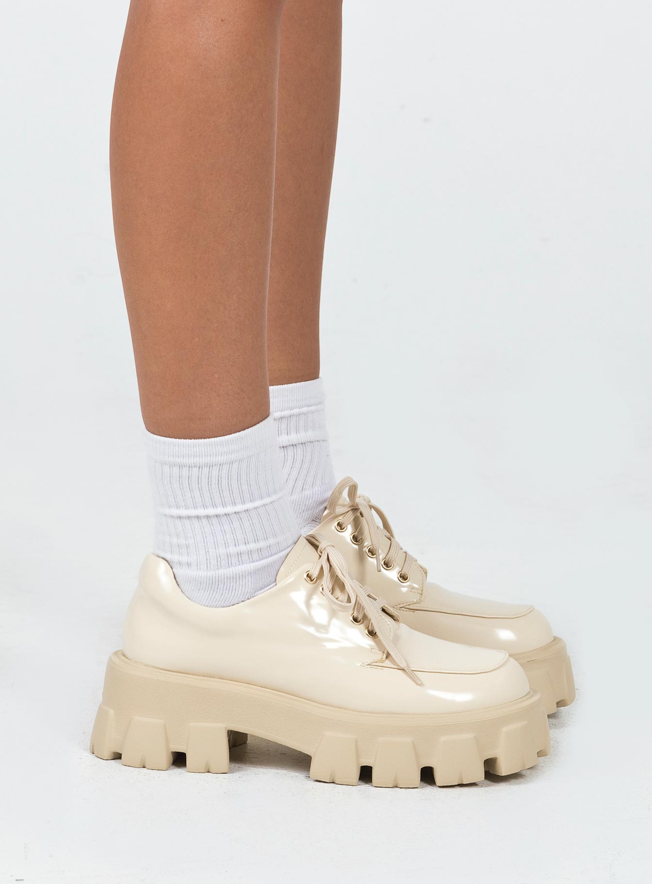 Mia Shoes Beige-Vipp Girl