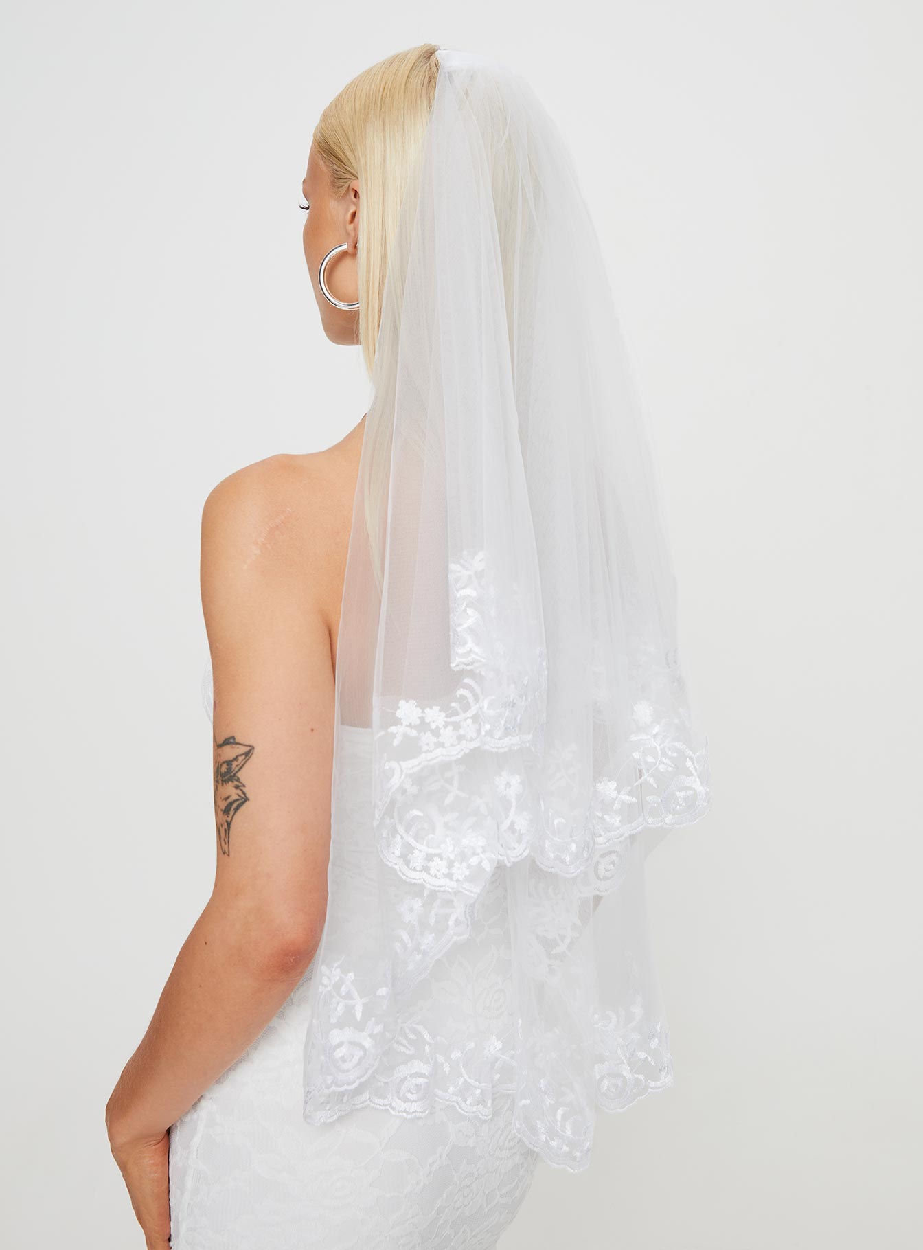 Deadly Veil White-Vipp Girl