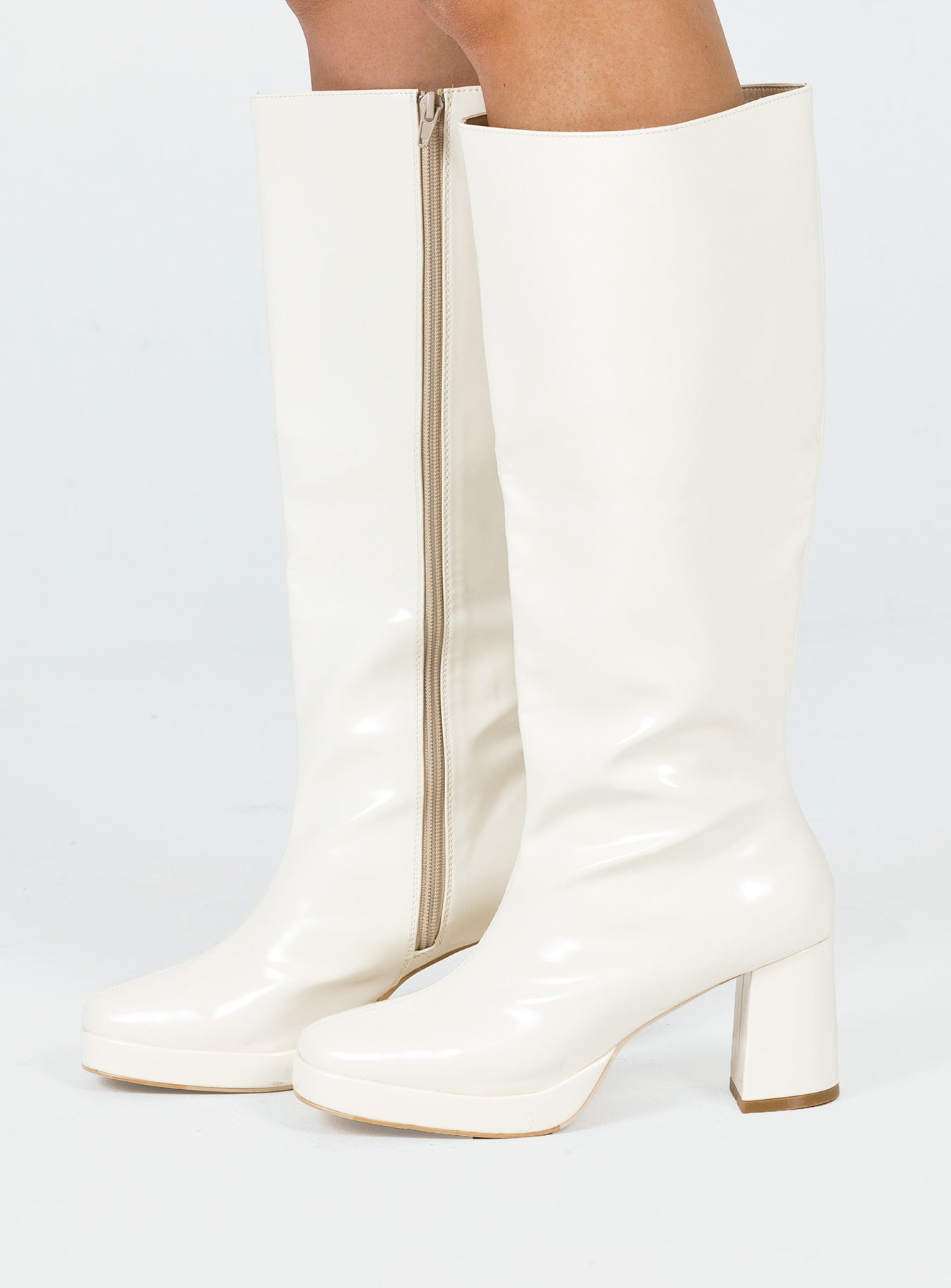 Marianne Boots Cream-Vipp Girl