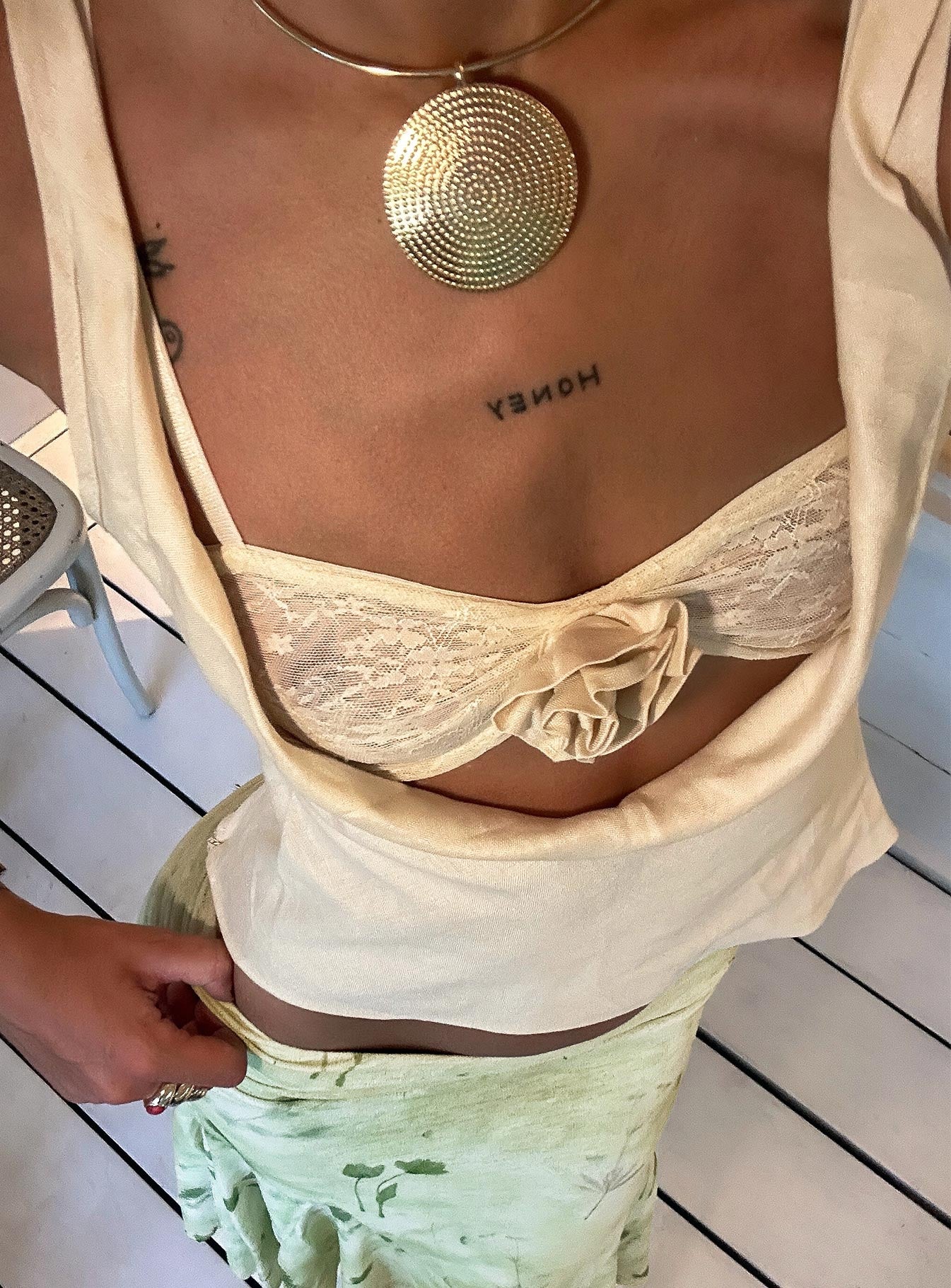 Delilah Top Ivory-Vipp Girl