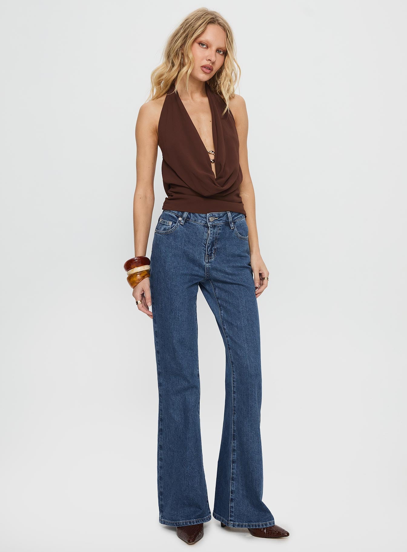 Magic Mirror Mid Rise Bootleg Jeans Mid Blue Wash-Vipp Girl