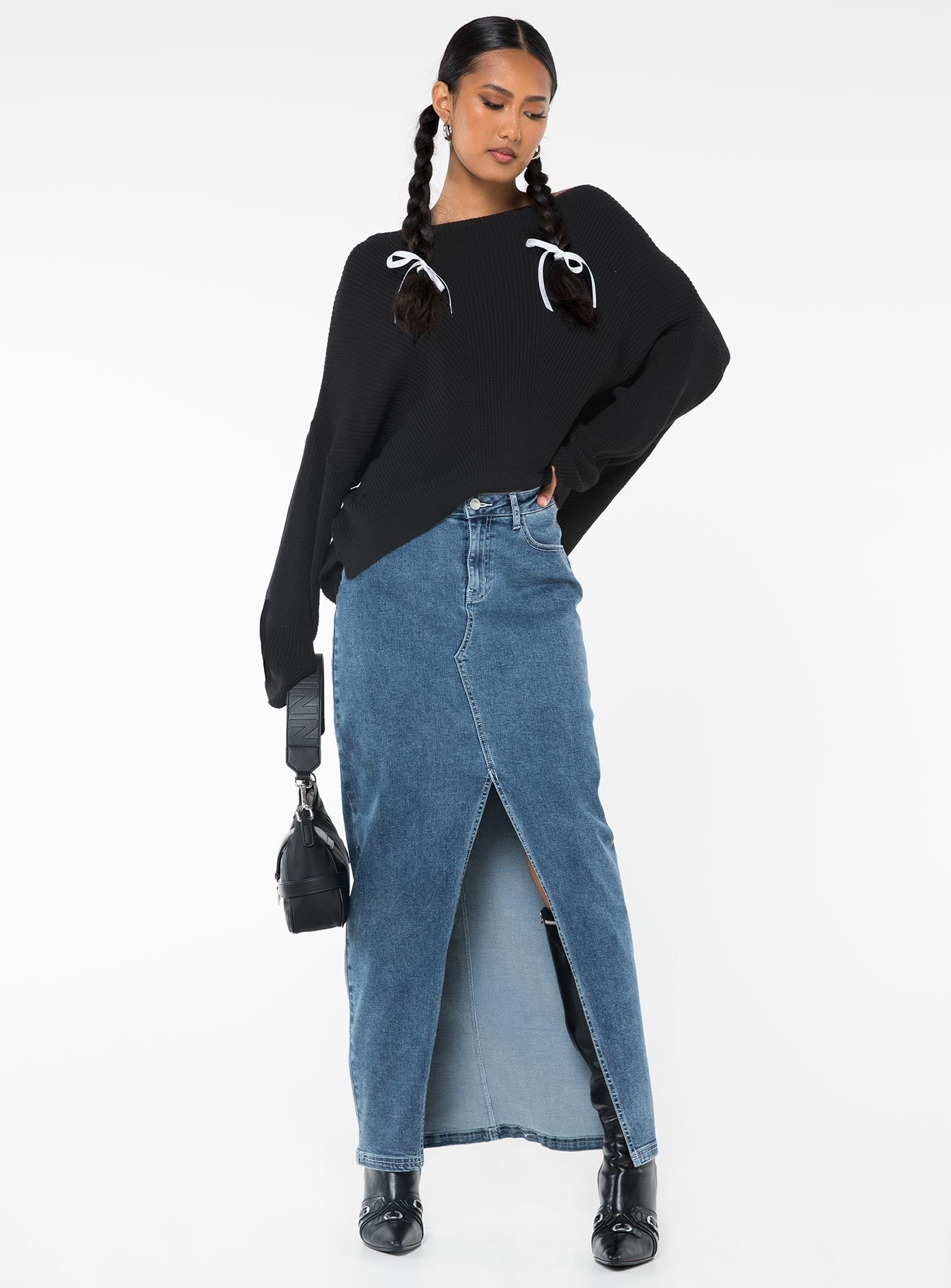 Eames Sweater Black-Vipp Girl