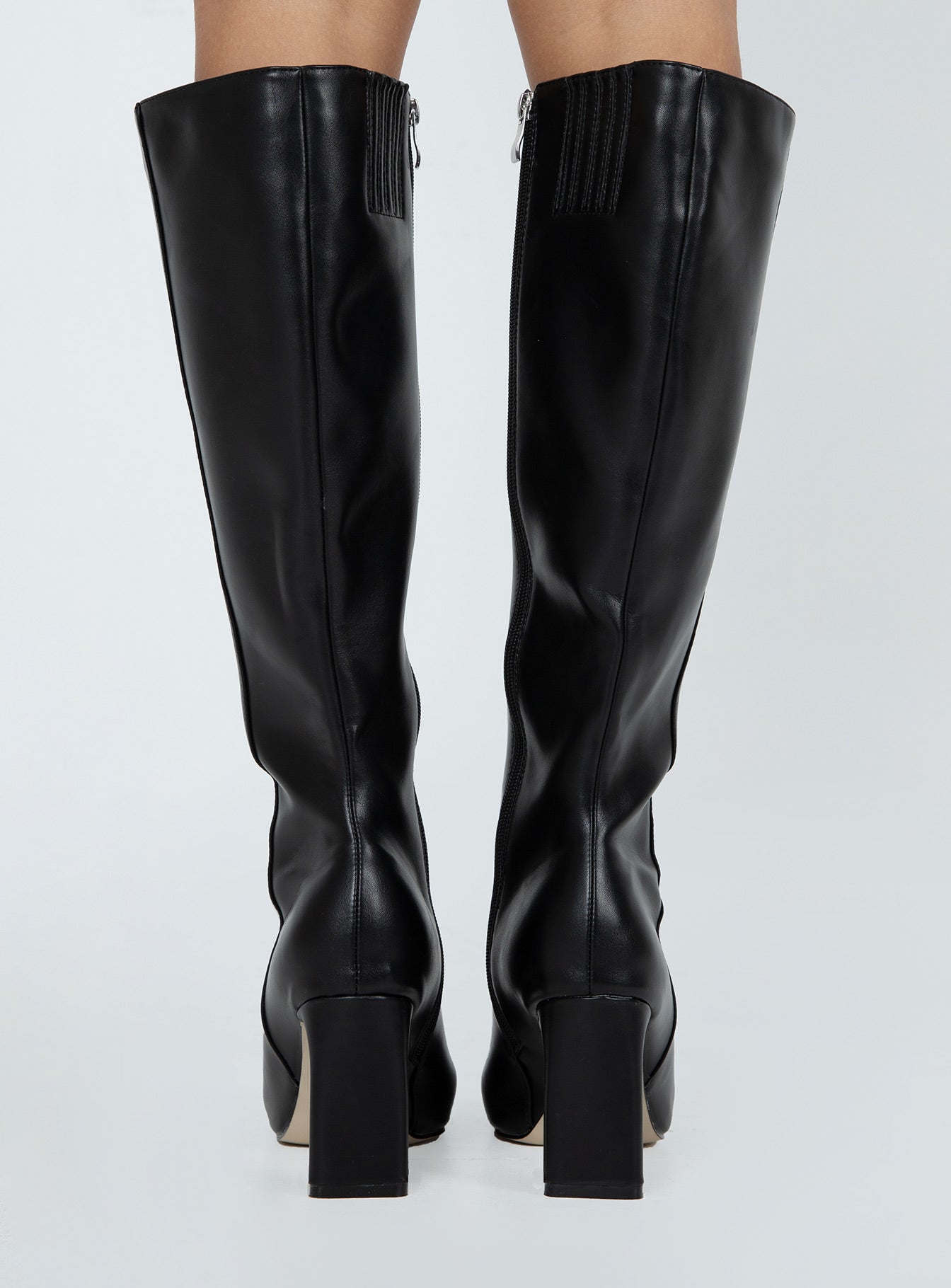 Crawford Boots Black-Vipp Girl