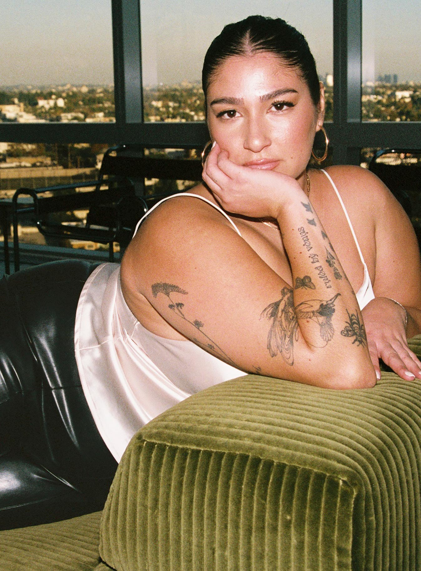 Keegan Top Champagne Curve-Vipp Girl