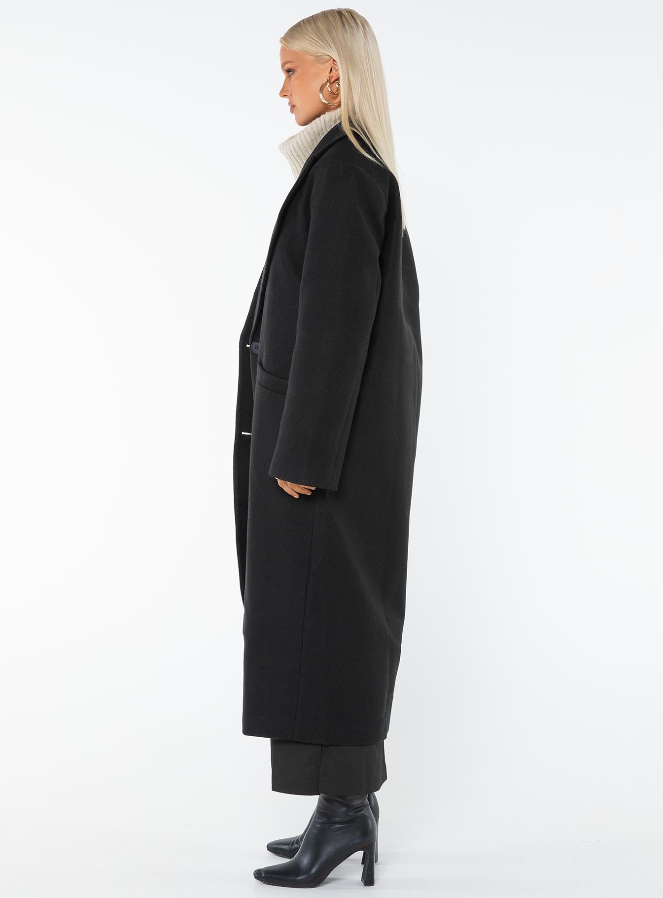 Olsen Coat Black-Vipp Girl