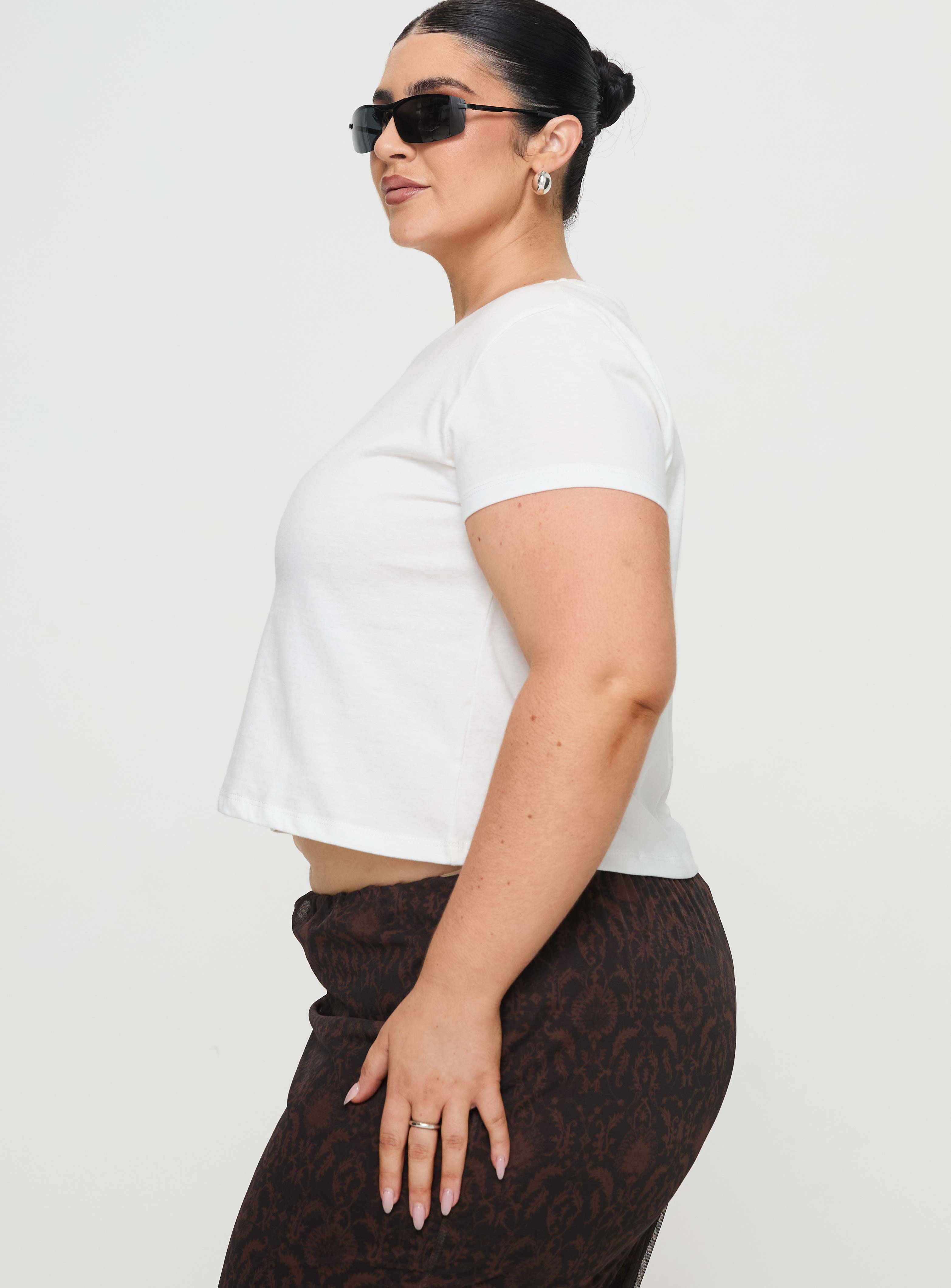 Micah Tee White Curve-Vipp Girl