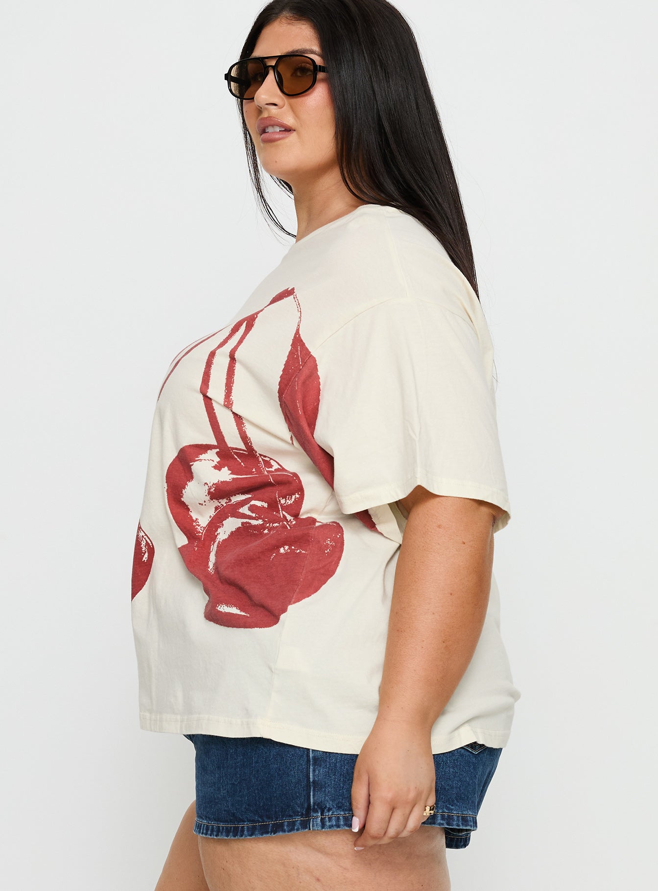 Cherrie Amore Oversized Tee White Curve-Vipp Girl
