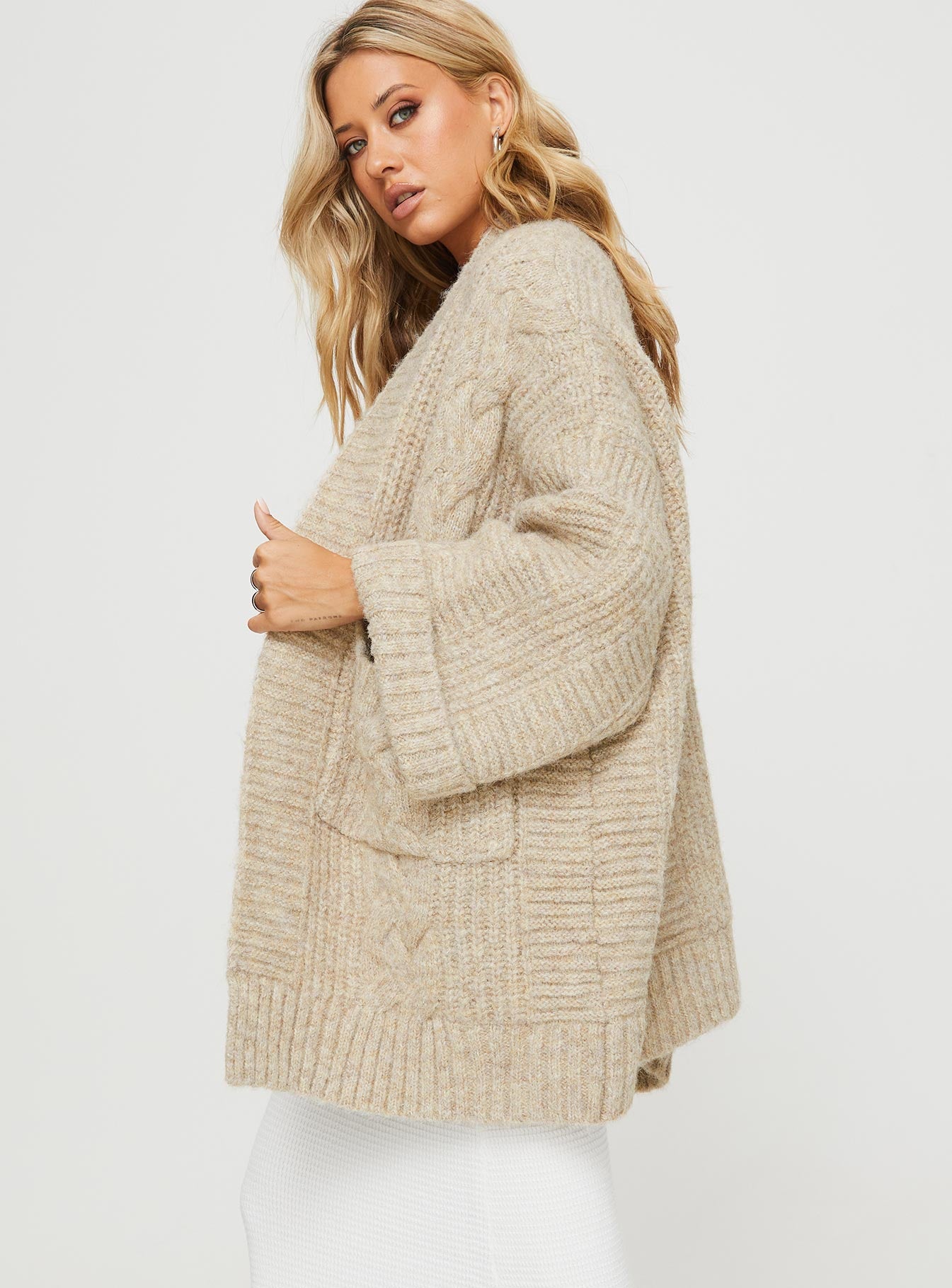 Paisleigh Cable Knit Cardigan Beige-Vipp Girl