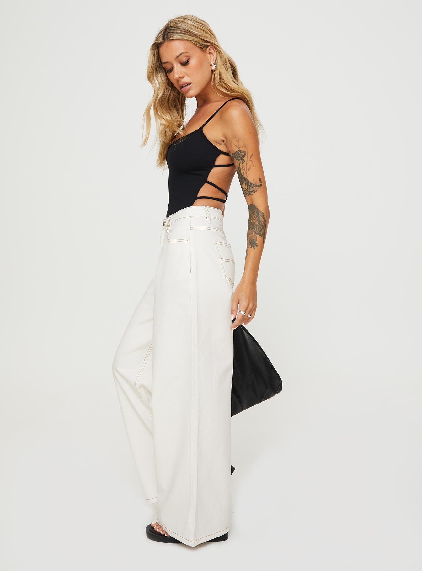 Naylor Mid Rise Wide Leg Jeans Cream Tall-Vipp Girl