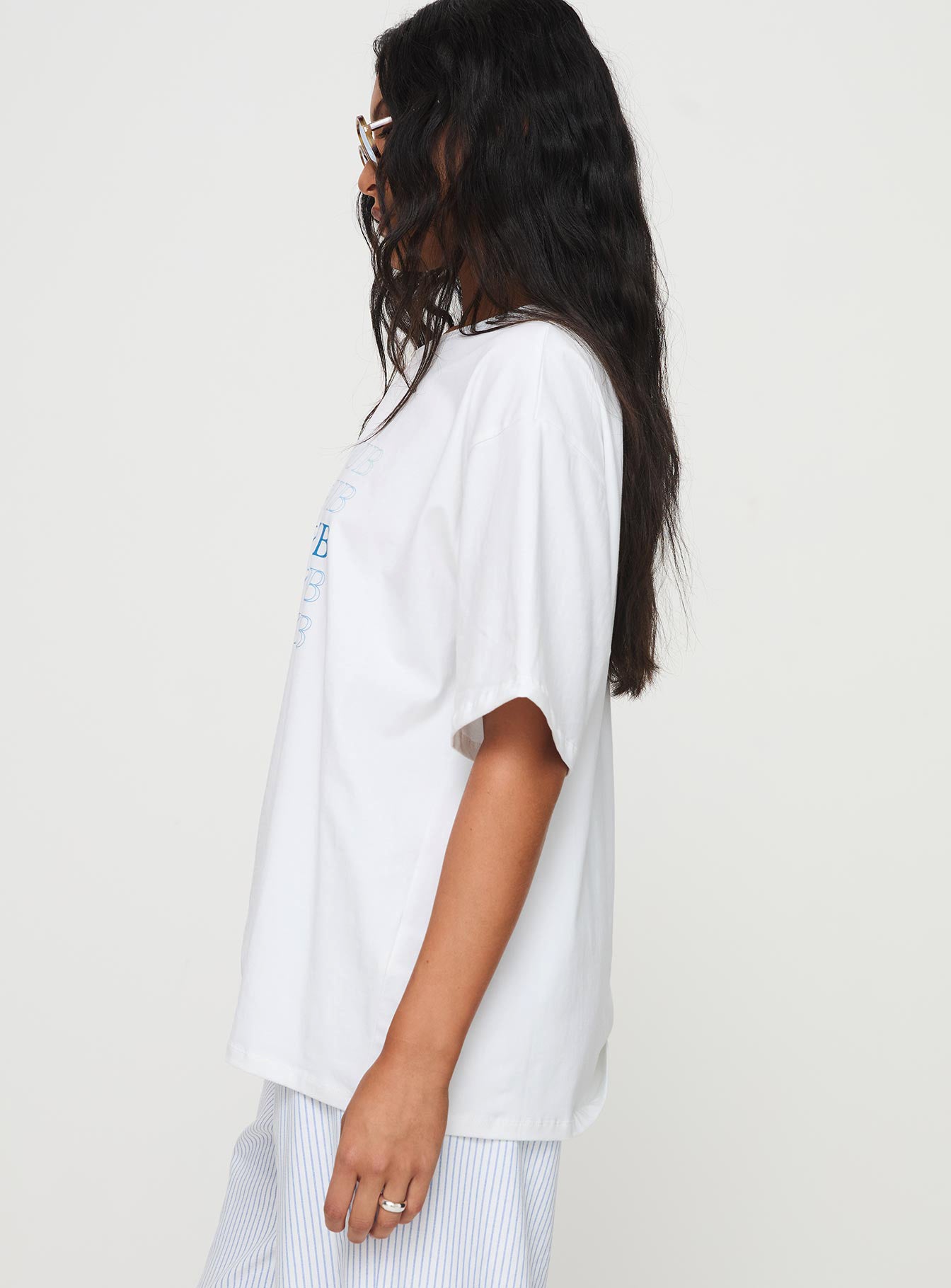 Loveable Tee White-Vipp Girl