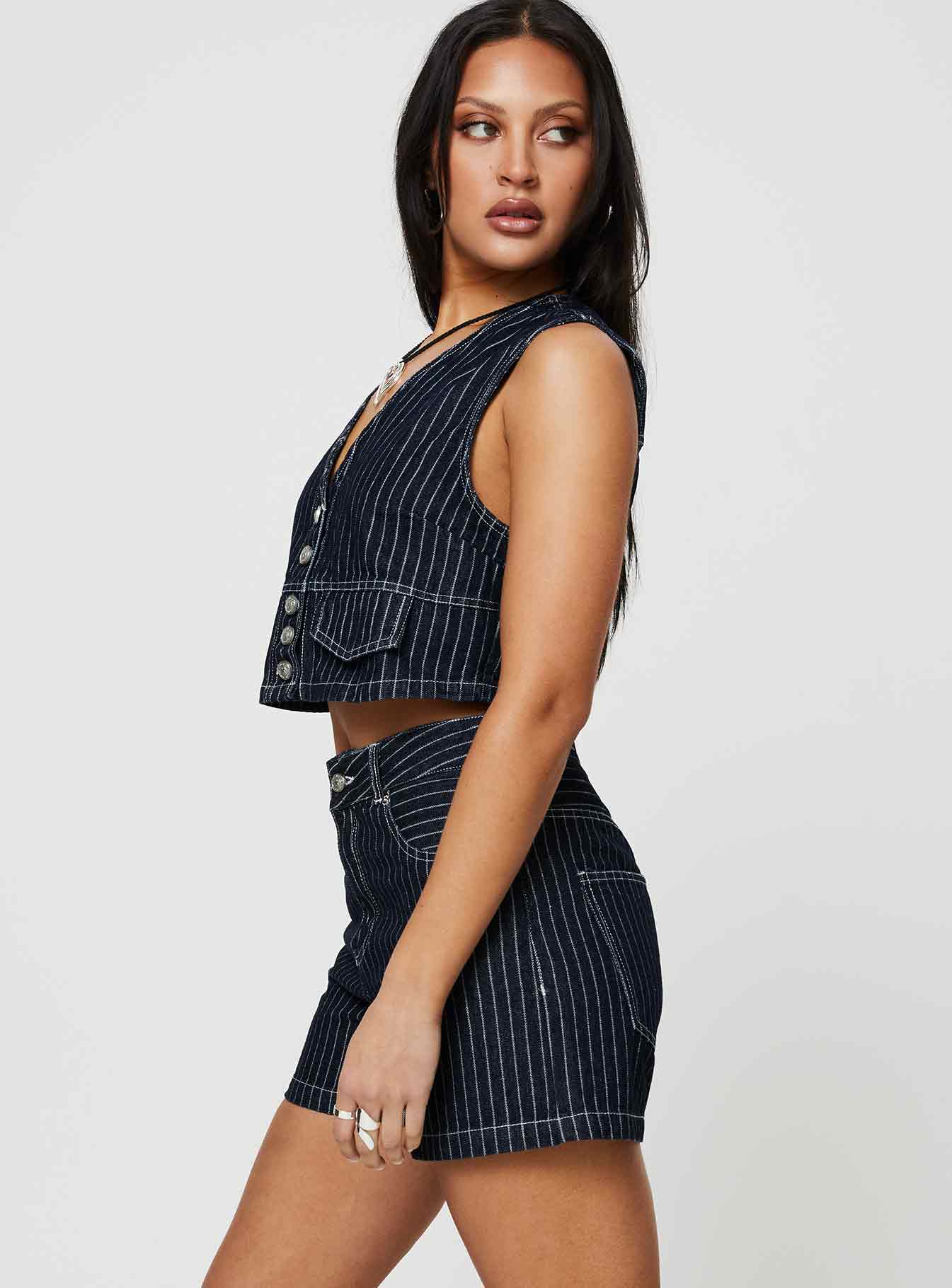 Rathlyn Pinstripe Shorts Dark Denim-Vipp Girl