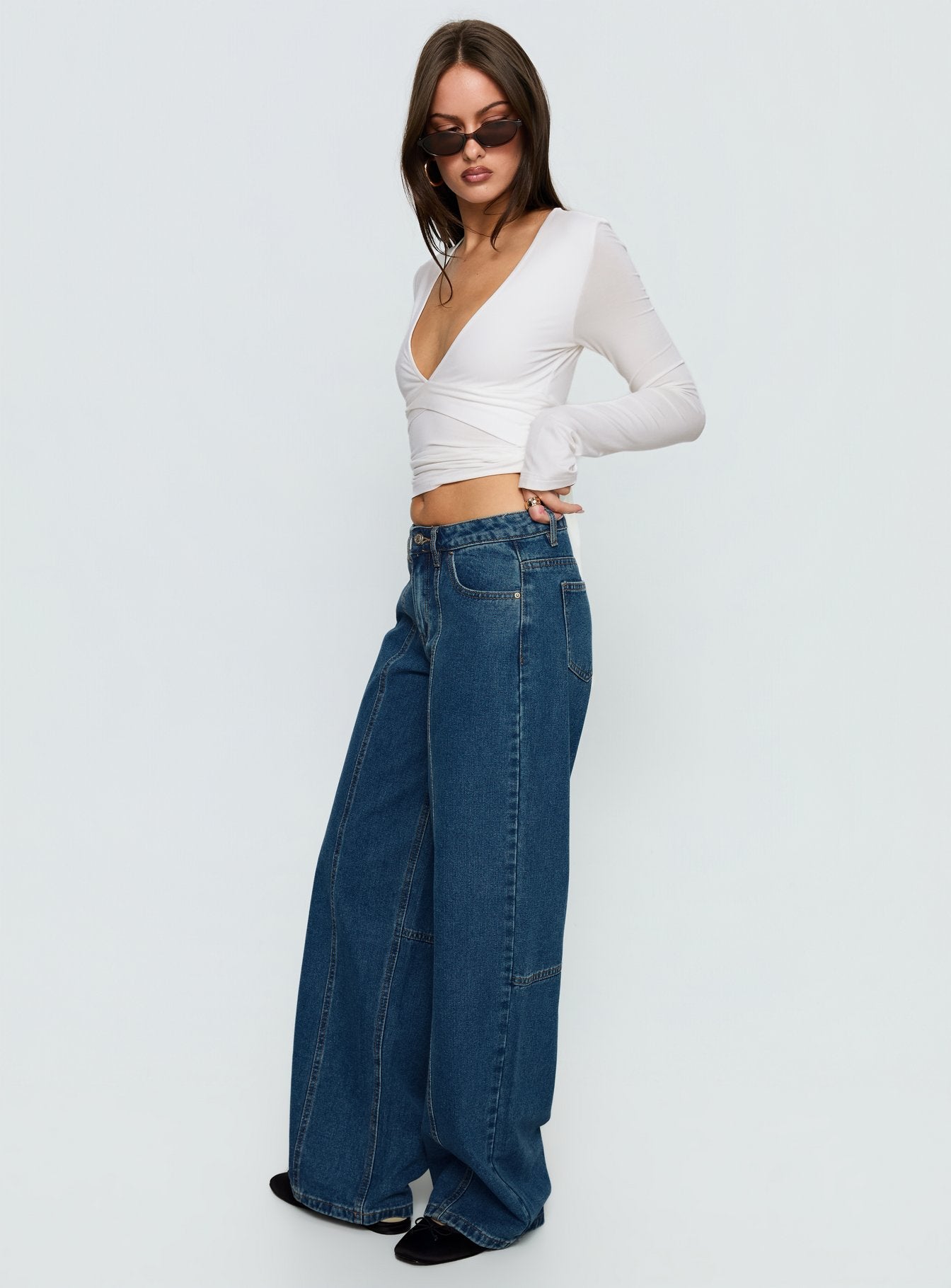 Lando Low Rise Straight Leg Jeans Mid Blue Wash-Vipp Girl