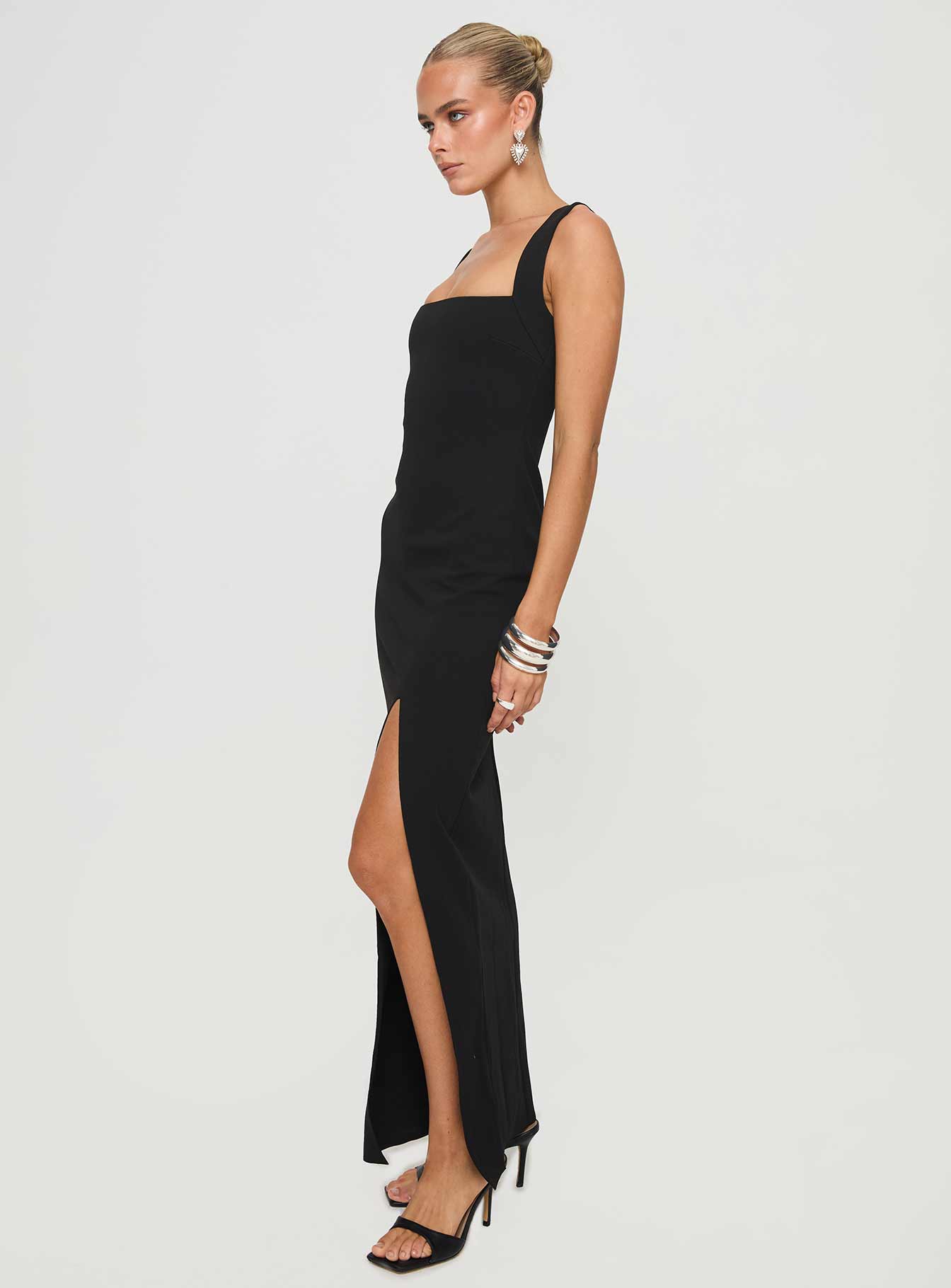 Bombshell Maxi Dress Black-Vipp Girl