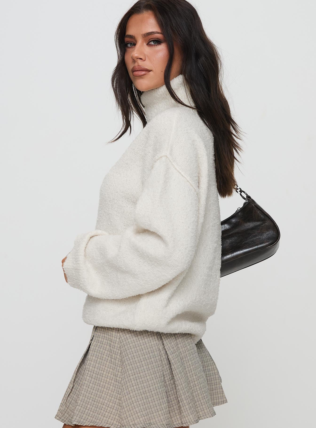 Finnien Boucle Turtleneck Sweater Cream-Vipp Girl