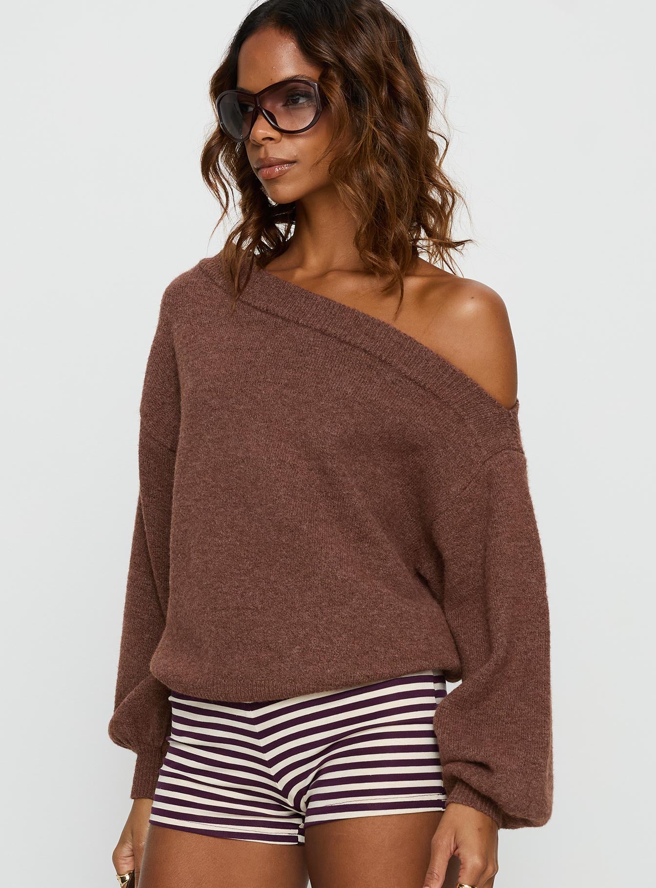 Noble Off The Shoulder Sweater Chocolate-Vipp Girl
