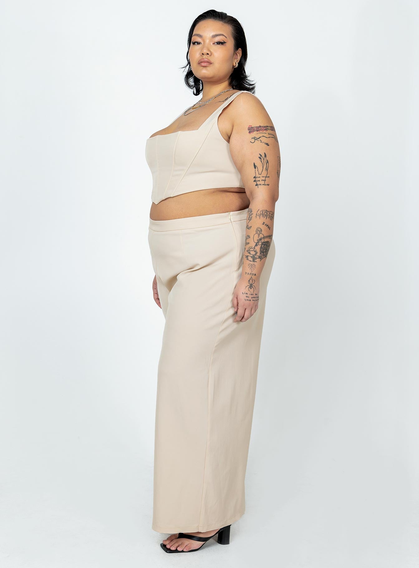 Elias Set Beige Curve-Vipp Girl