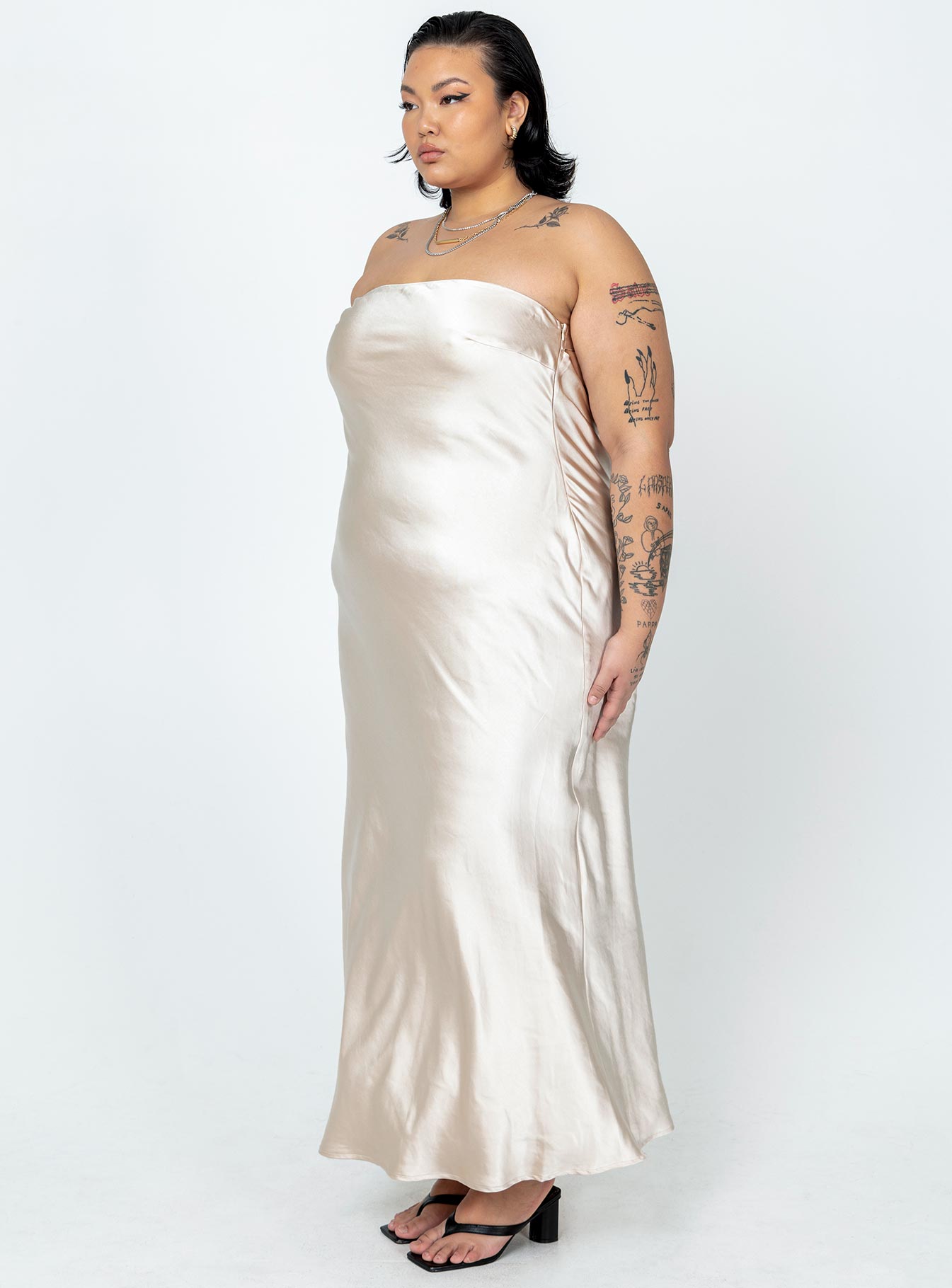 Haley Maxi Dress Champagne Curve-Vipp Girl