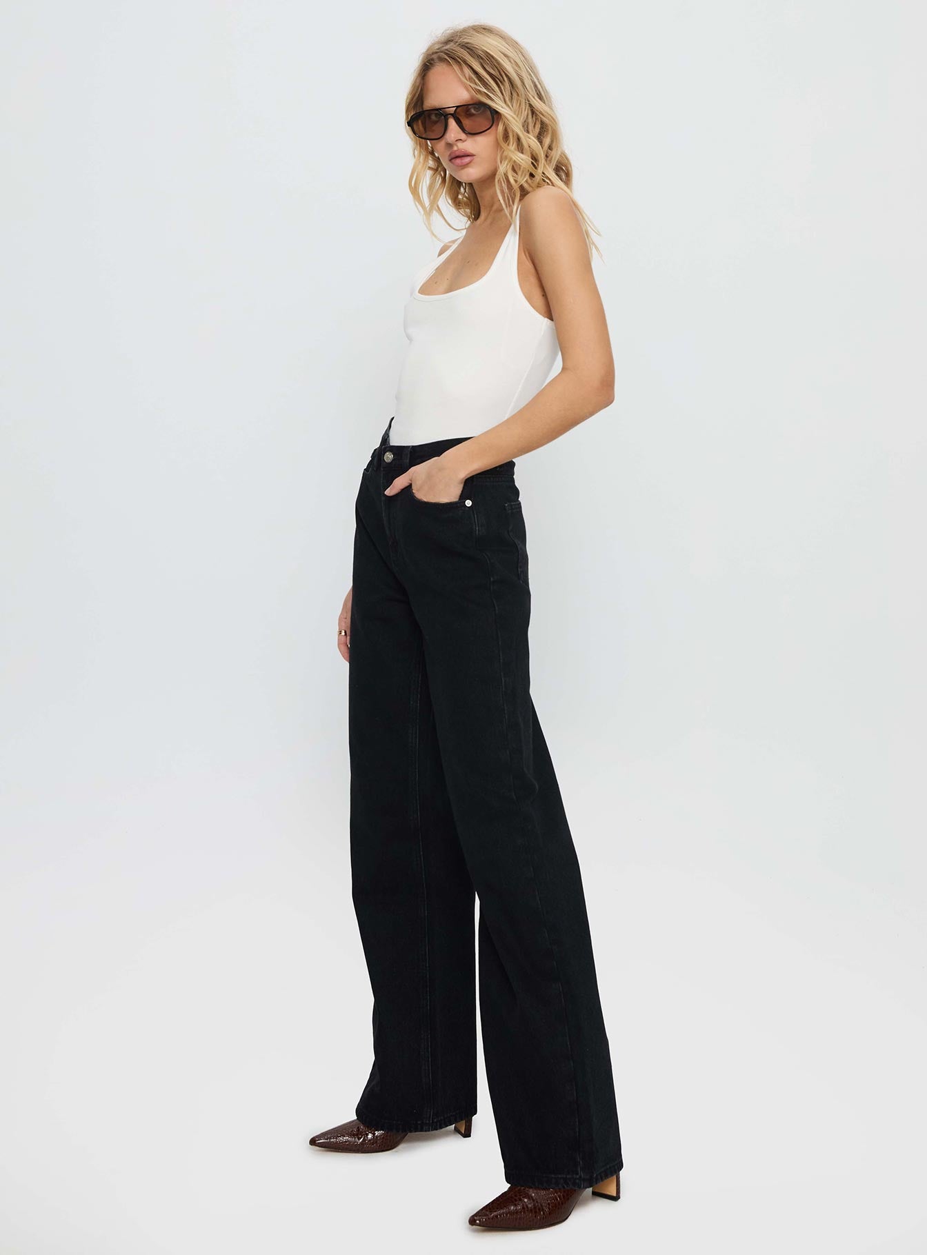 Maple Mid Rise Flare Washed Black-Vipp Girl