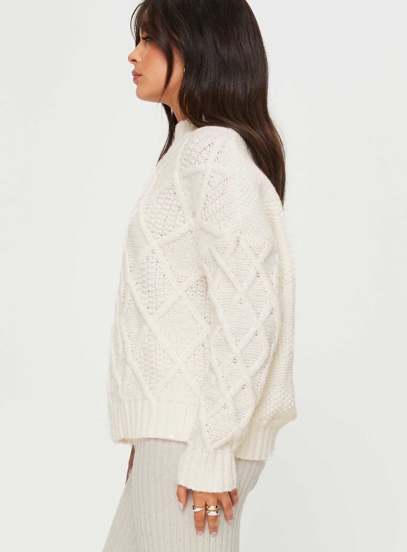Lewin Cable Knit Sweater Beige-Vipp Girl