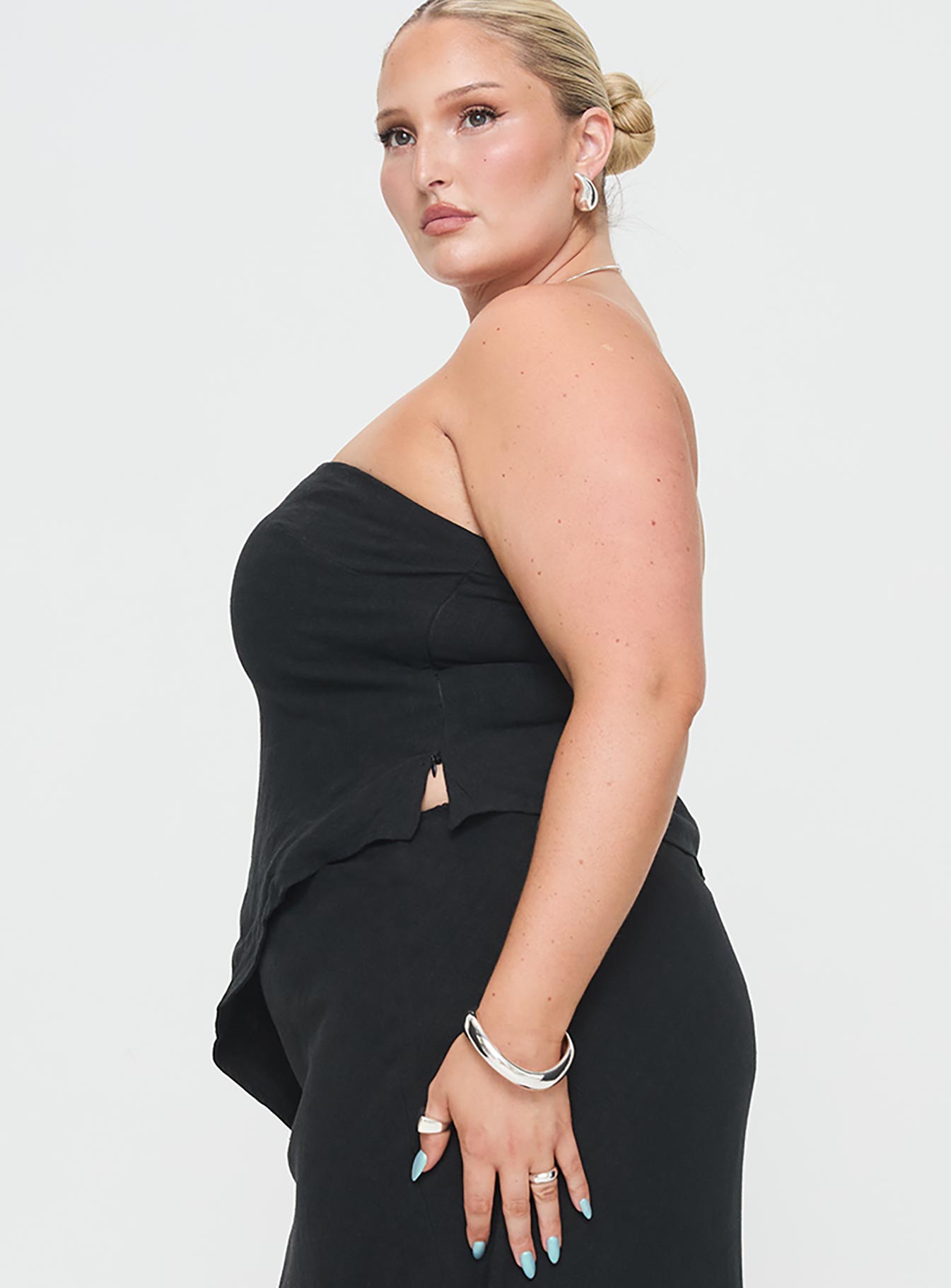 Birdie Asymmetric Linen Blend Top Black Curve-Vipp Girl