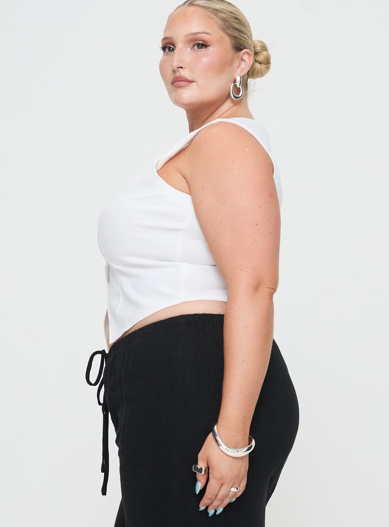 Capone Vest Ivory Curve-Vipp Girl