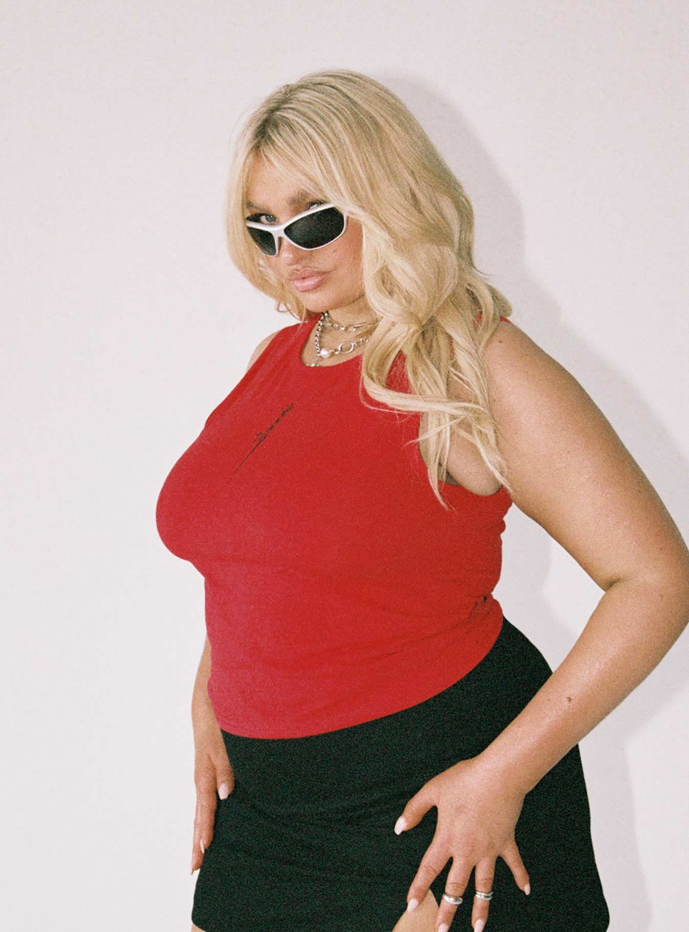 Dagger Tank Top Red Curve-Vipp Girl