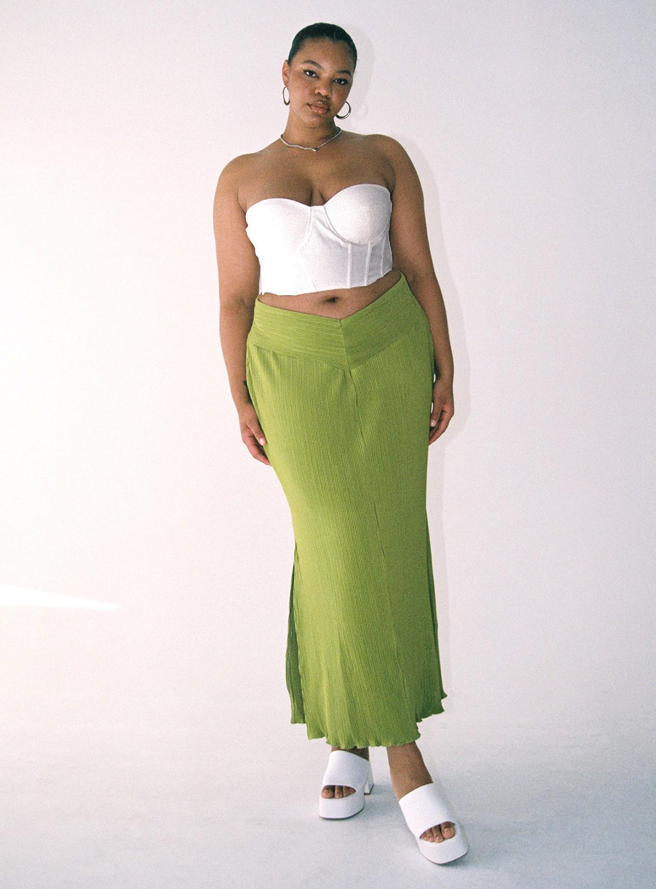 Mira Maxi Skirt Green Curve-Vipp Girl