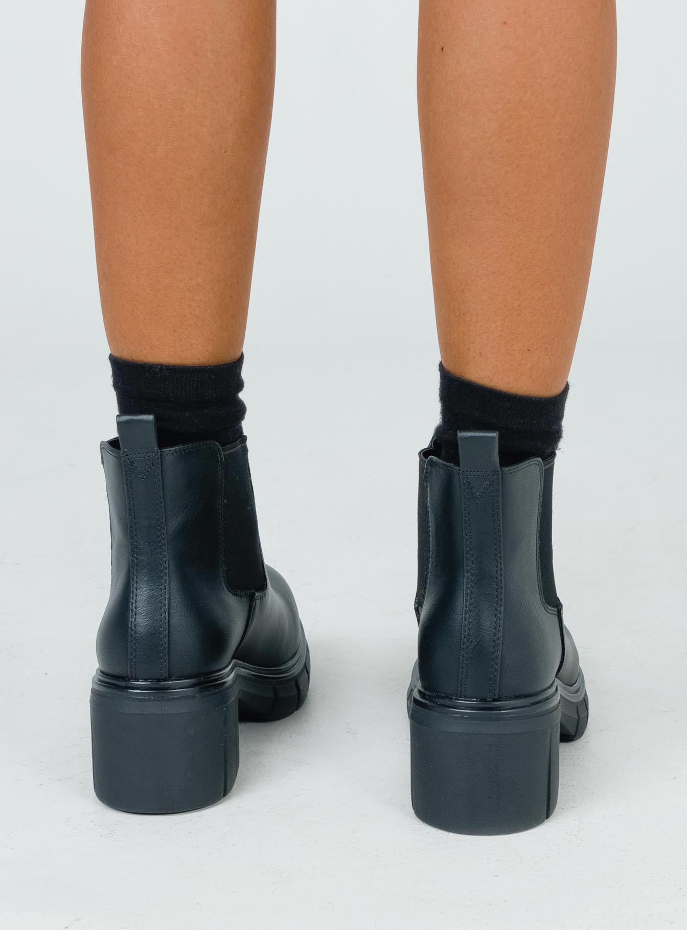 Damage Boots Black-Vipp Girl