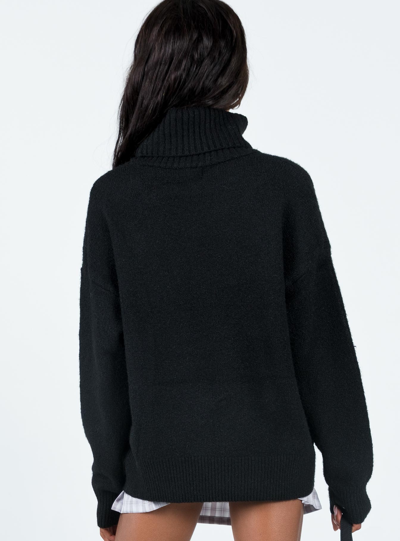 Oswin Turtleneck Sweater Black-Vipp Girl