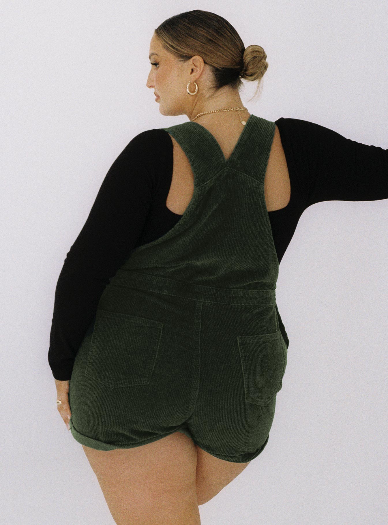 Kacey Short Overalls Khaki Curve-Vipp Girl