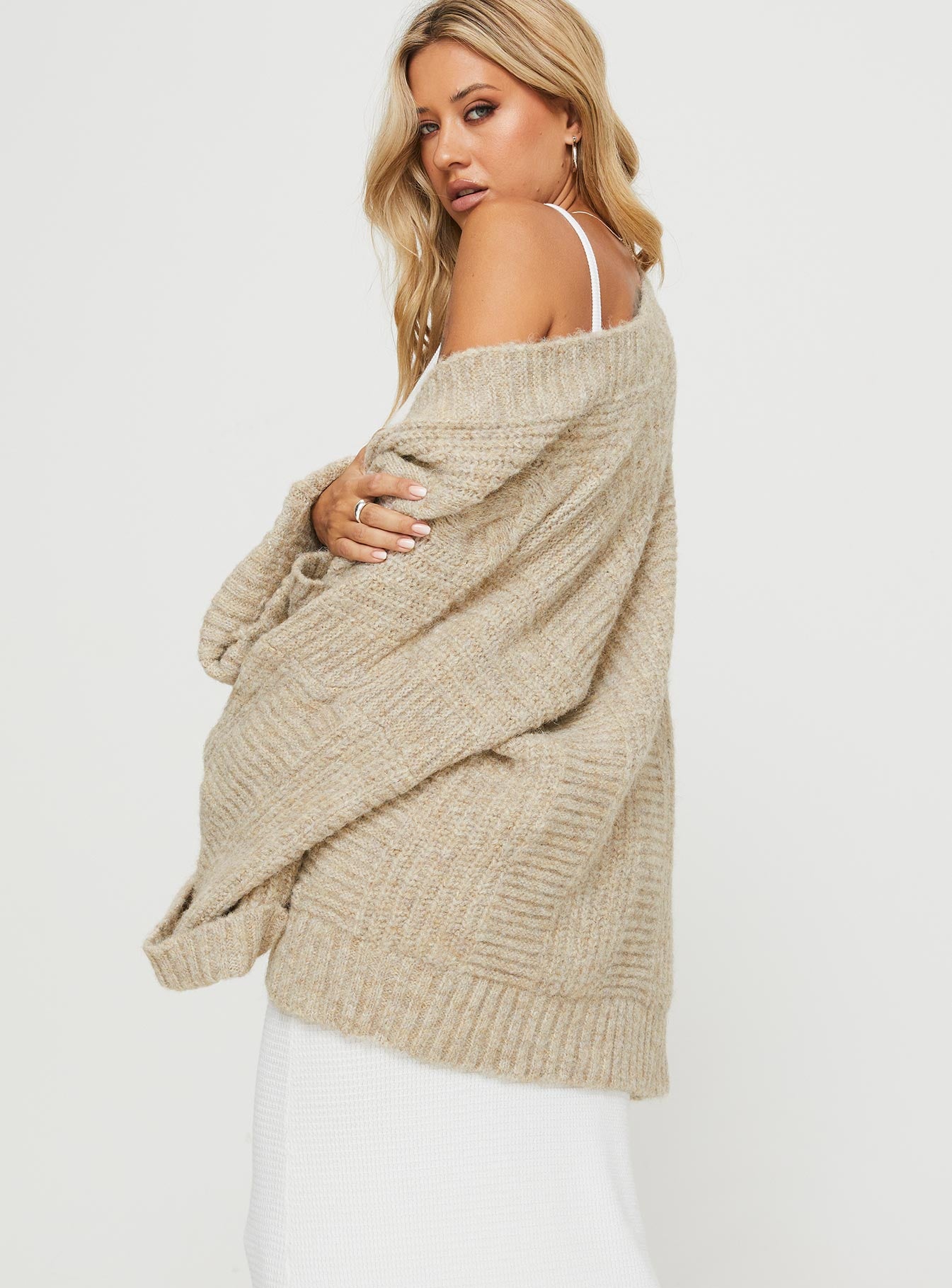 Paisleigh Cable Knit Cardigan Beige-Vipp Girl