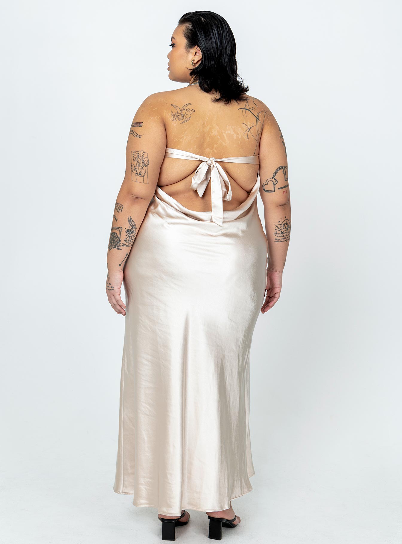 Haley Maxi Dress Champagne Curve-Vipp Girl