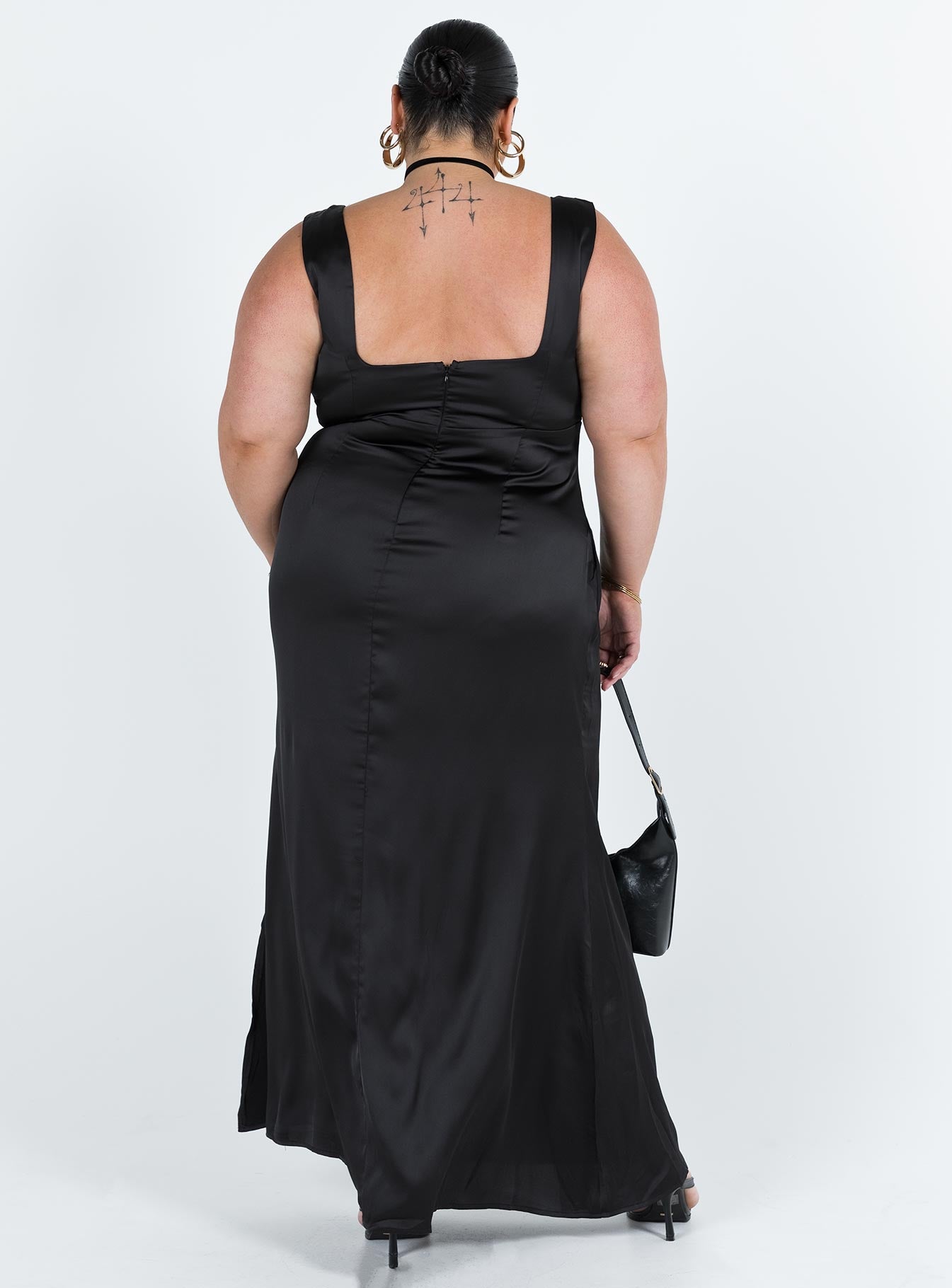 Lynsey Midi Dress Black Curve-Vipp Girl