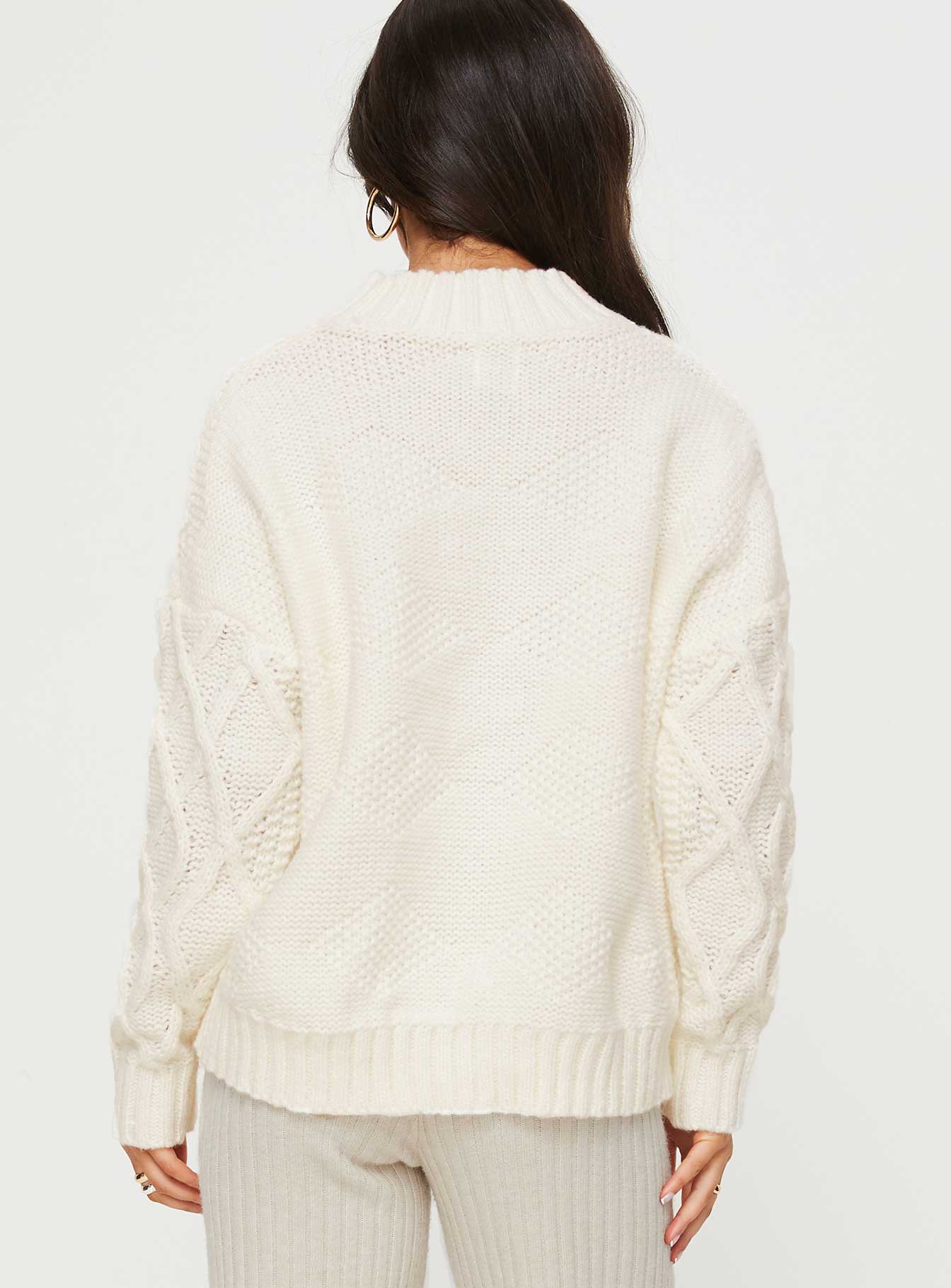 Lewin Cable Knit Sweater Beige-Vipp Girl
