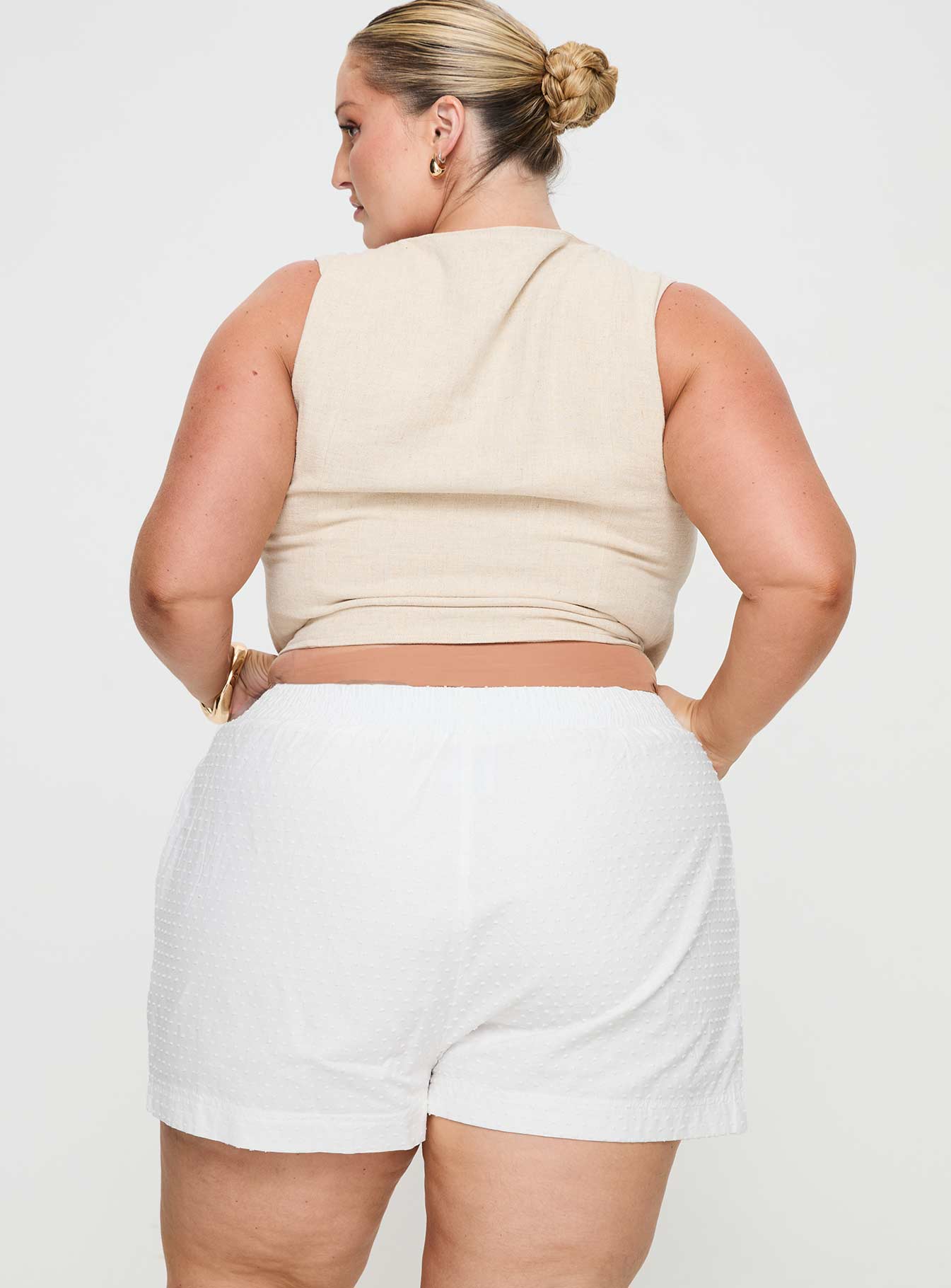 Dobby Shorts White Curve-Vipp Girl