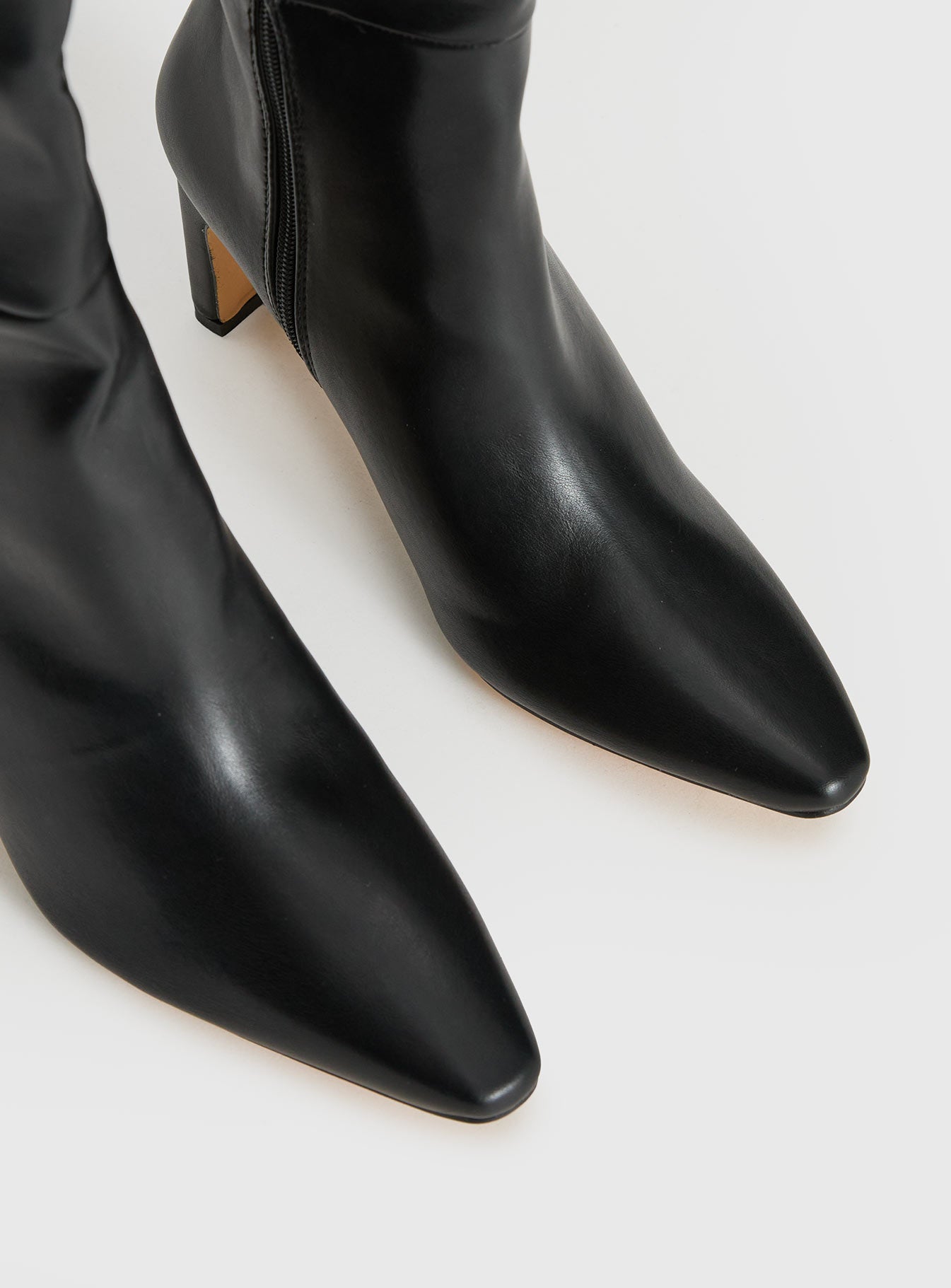 Colton Boots Black-Vipp Girl