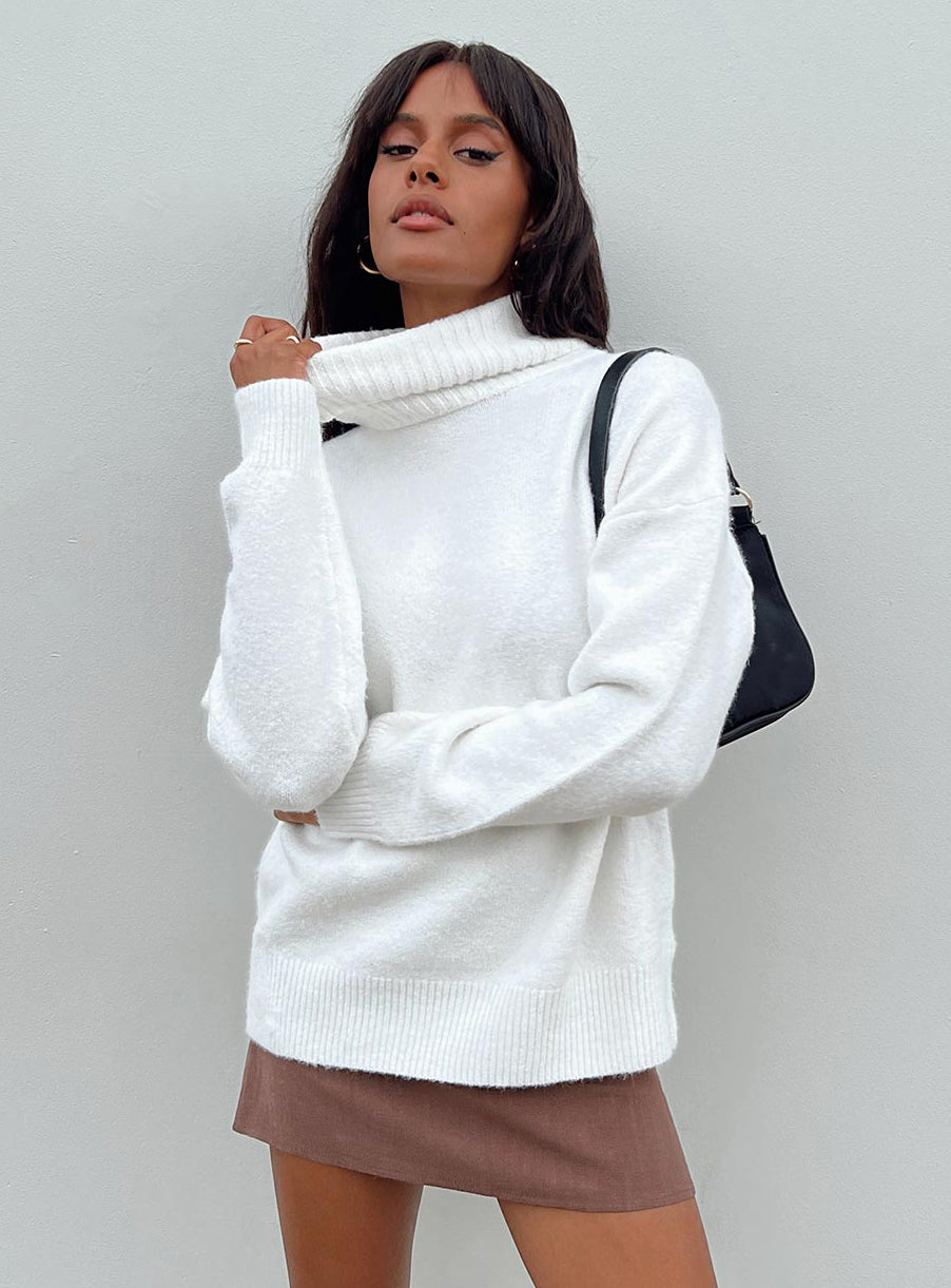 Oswin Turtleneck Sweater White-Vipp Girl