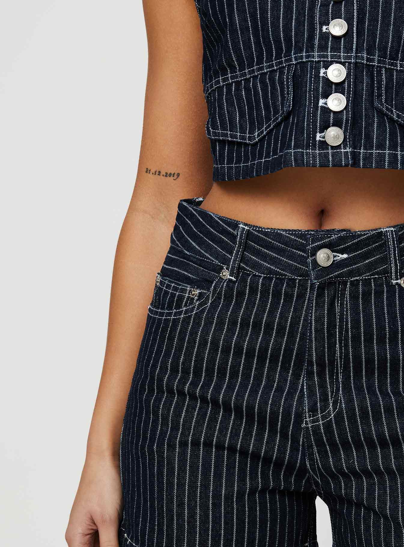 Rathlyn Pinstripe Shorts Dark Denim-Vipp Girl