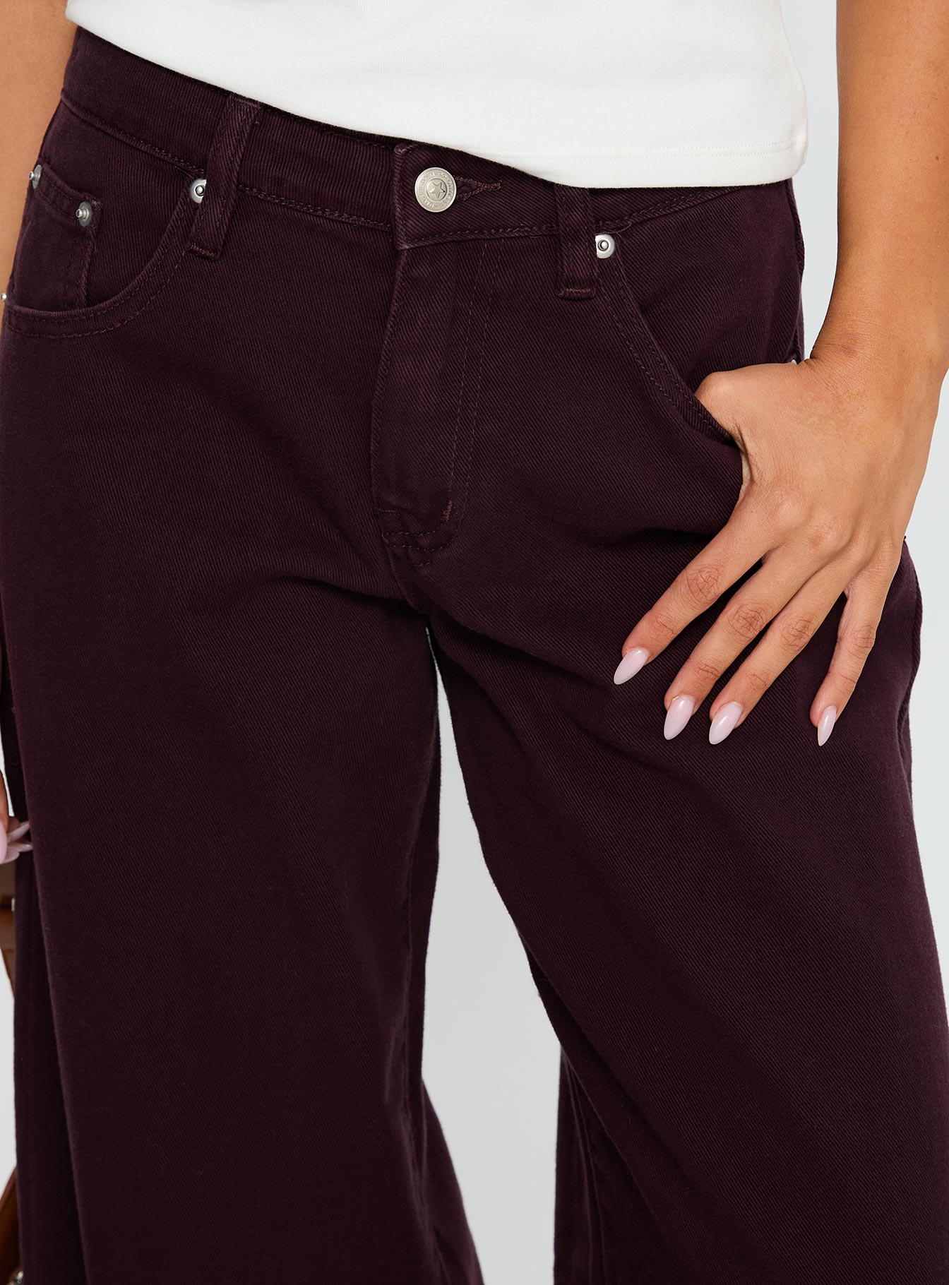 Big News Mid Rise Wide Leg Jeans Currant-Vipp Girl