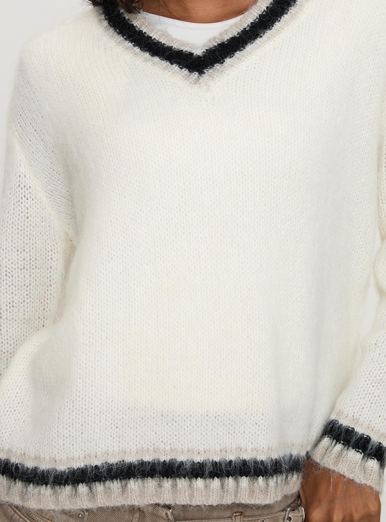 Federation V Neck Knit Sweater White-Vipp Girl