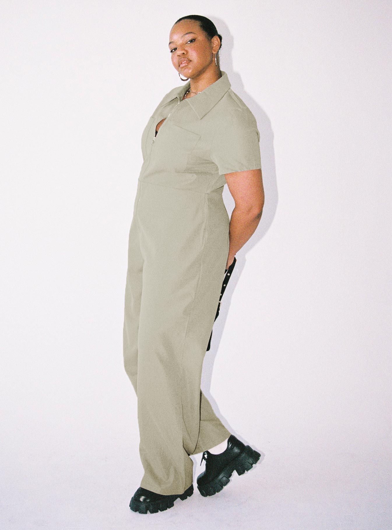 Loretta Jumpsuit Khaki Curve-Vipp Girl