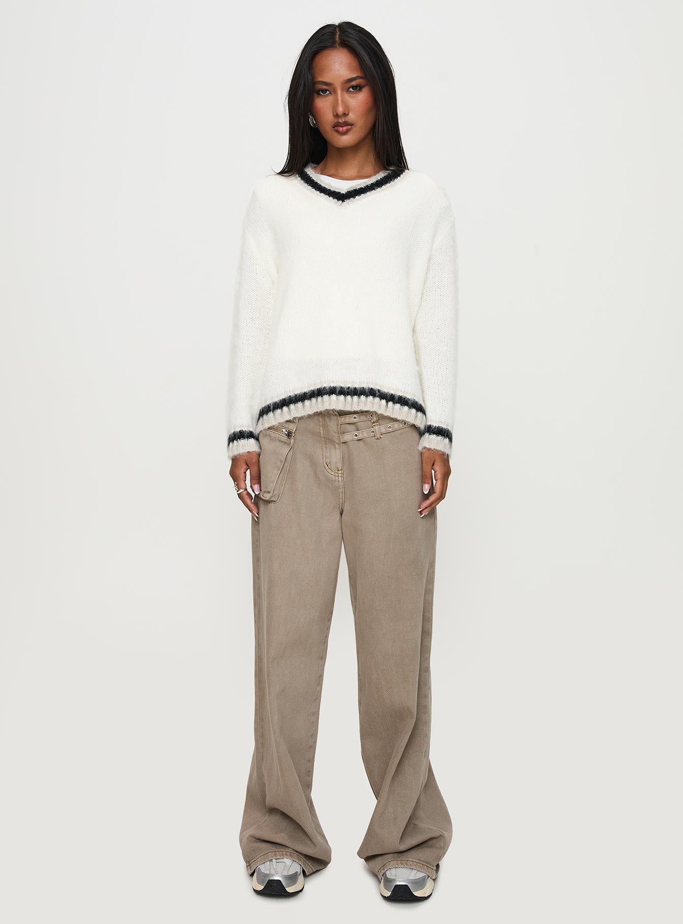 Federation V Neck Knit Sweater White-Vipp Girl