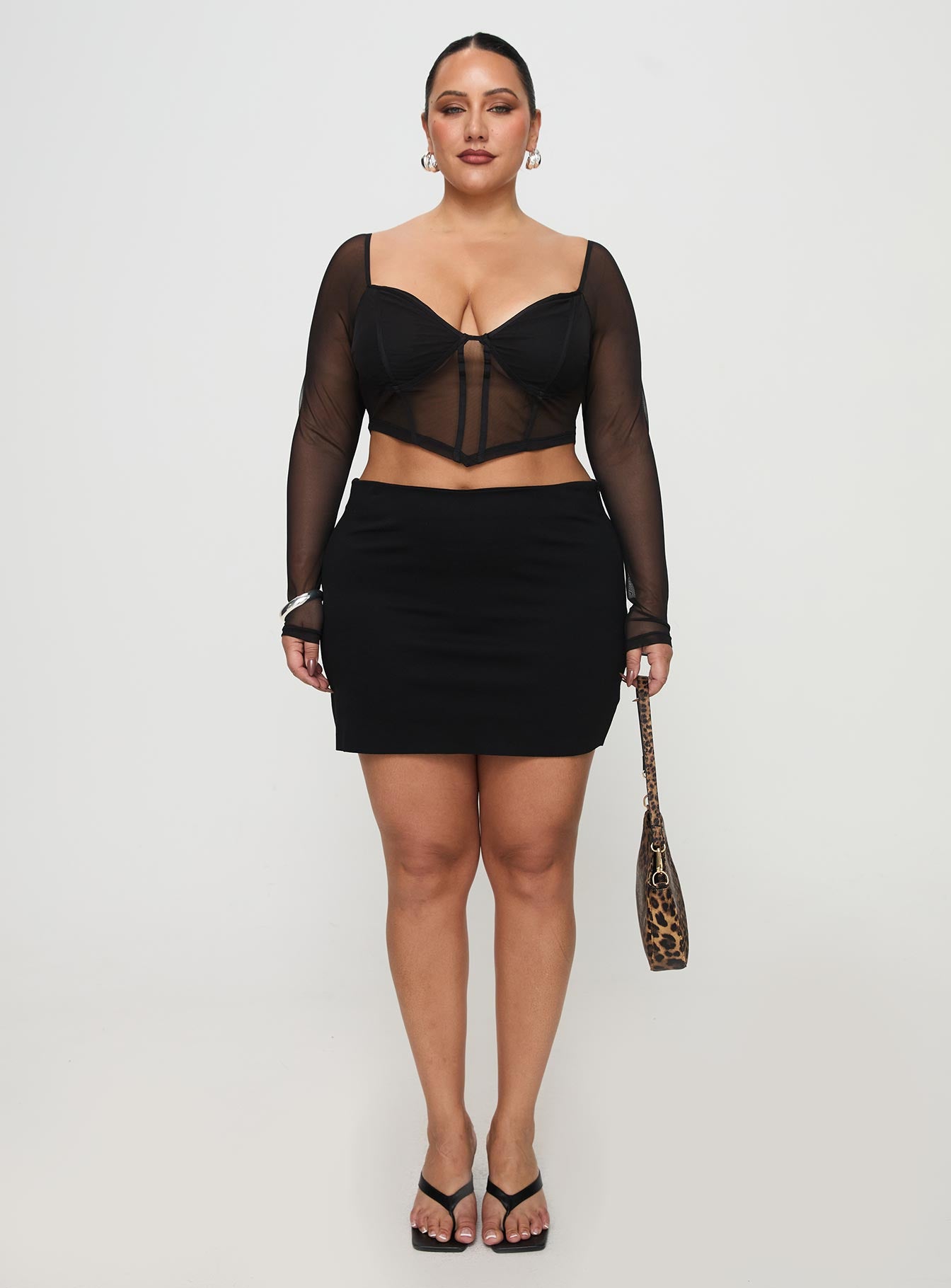 Karley Low Waist Mini Skirt Black Curve-Vipp Girl