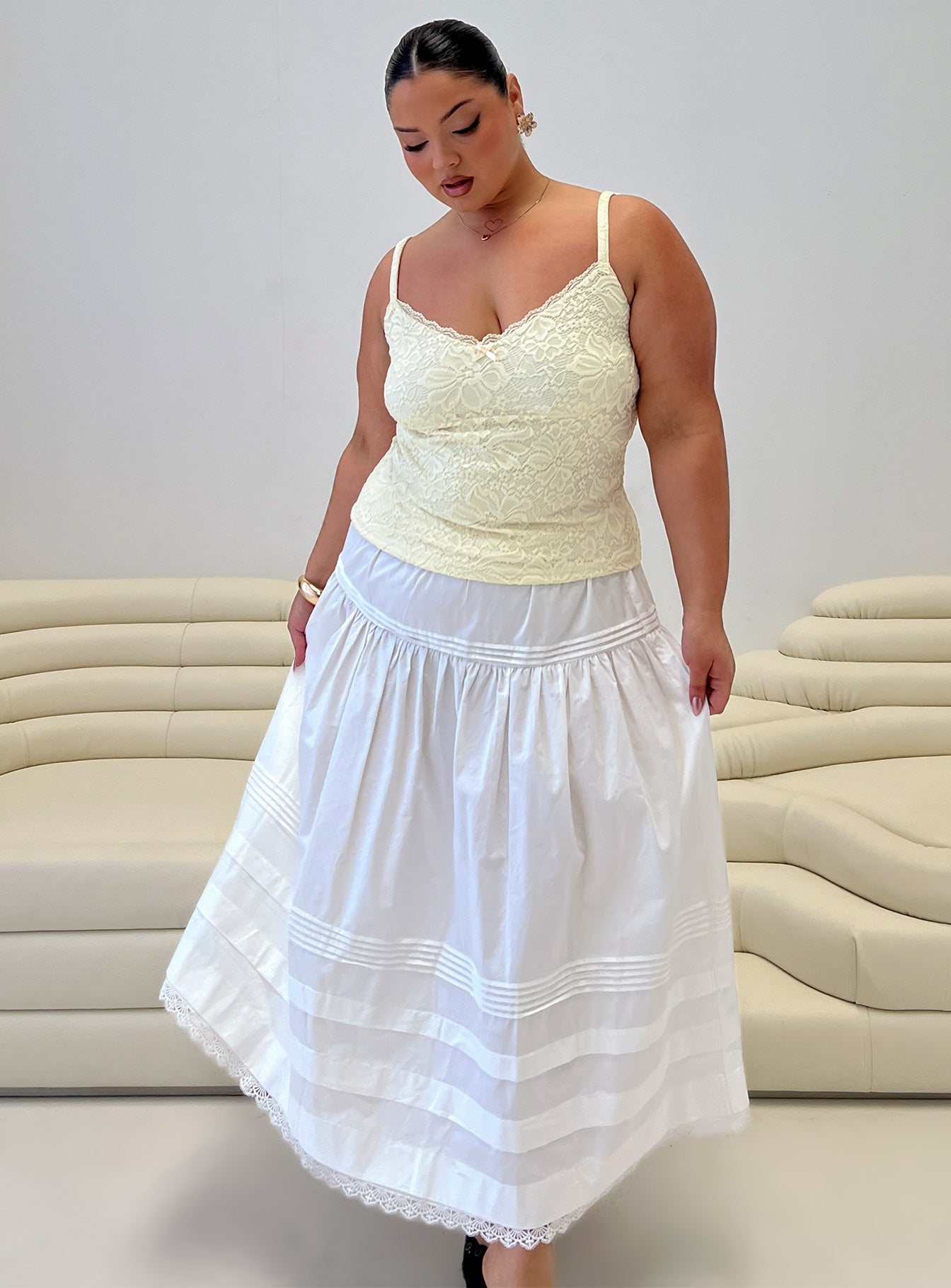 Calling For You Flowy Maxi Skirt White Curve-Vipp Girl