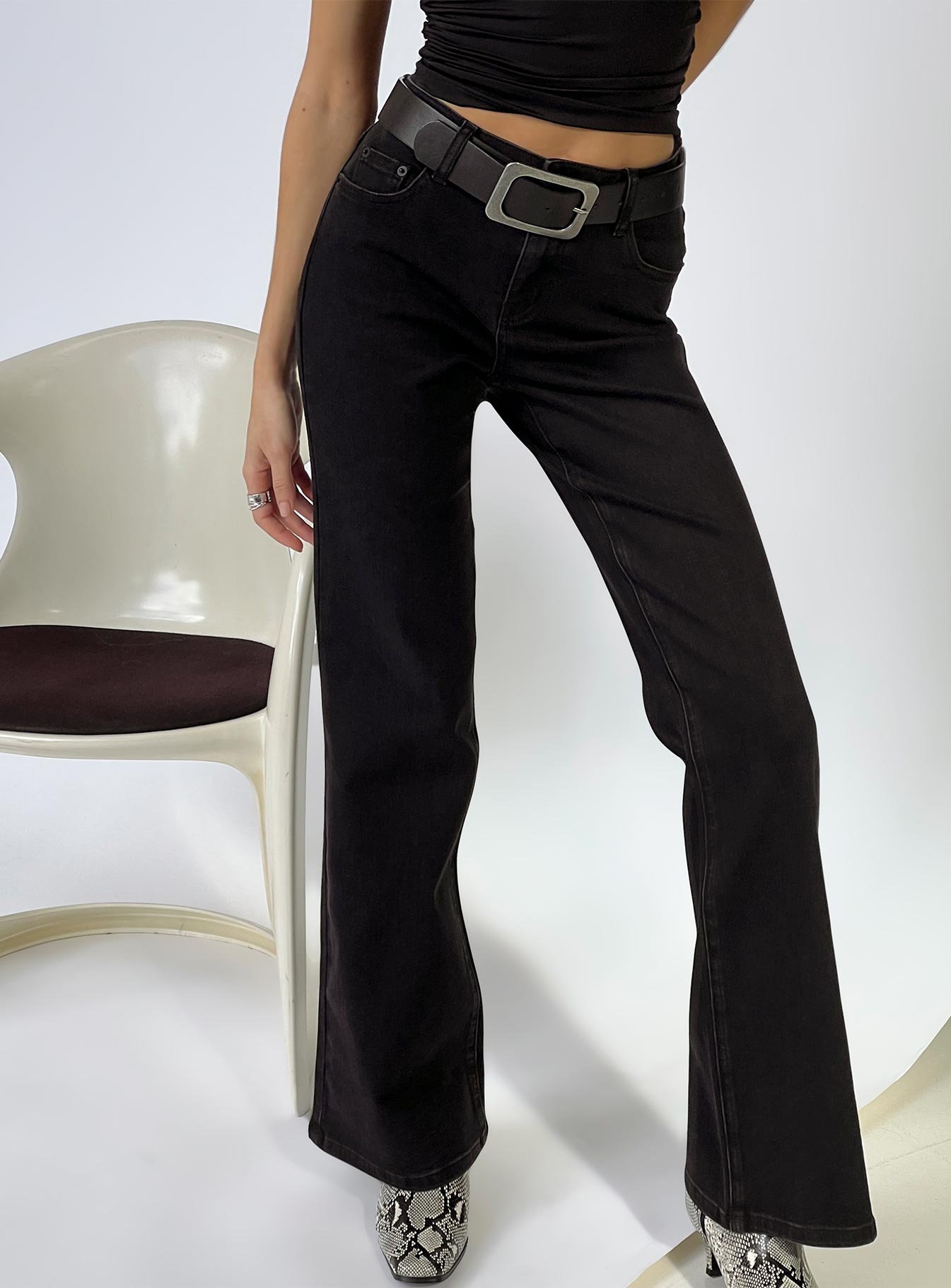 Magic Mirror Mid Rise Bootleg Jeans Washed Black-Vipp Girl