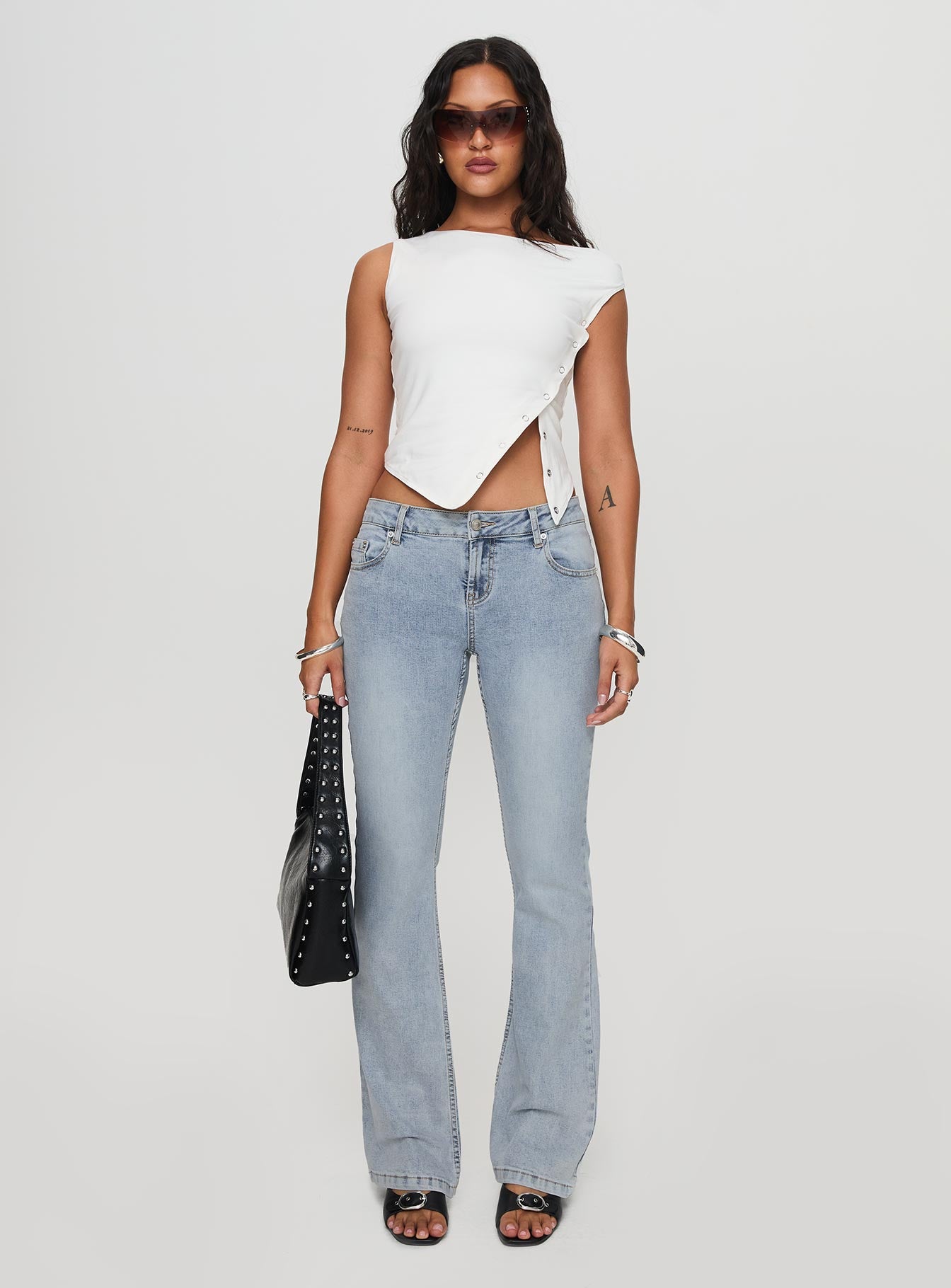 Bethany Low Rise Bootleg Jeans Light Wash-Vipp Girl