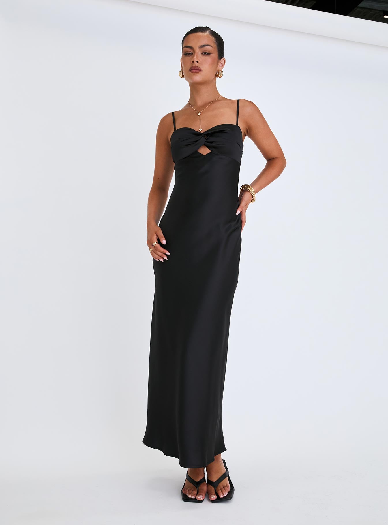 Blackthorn Maxi Dress Black-Vipp Girl
